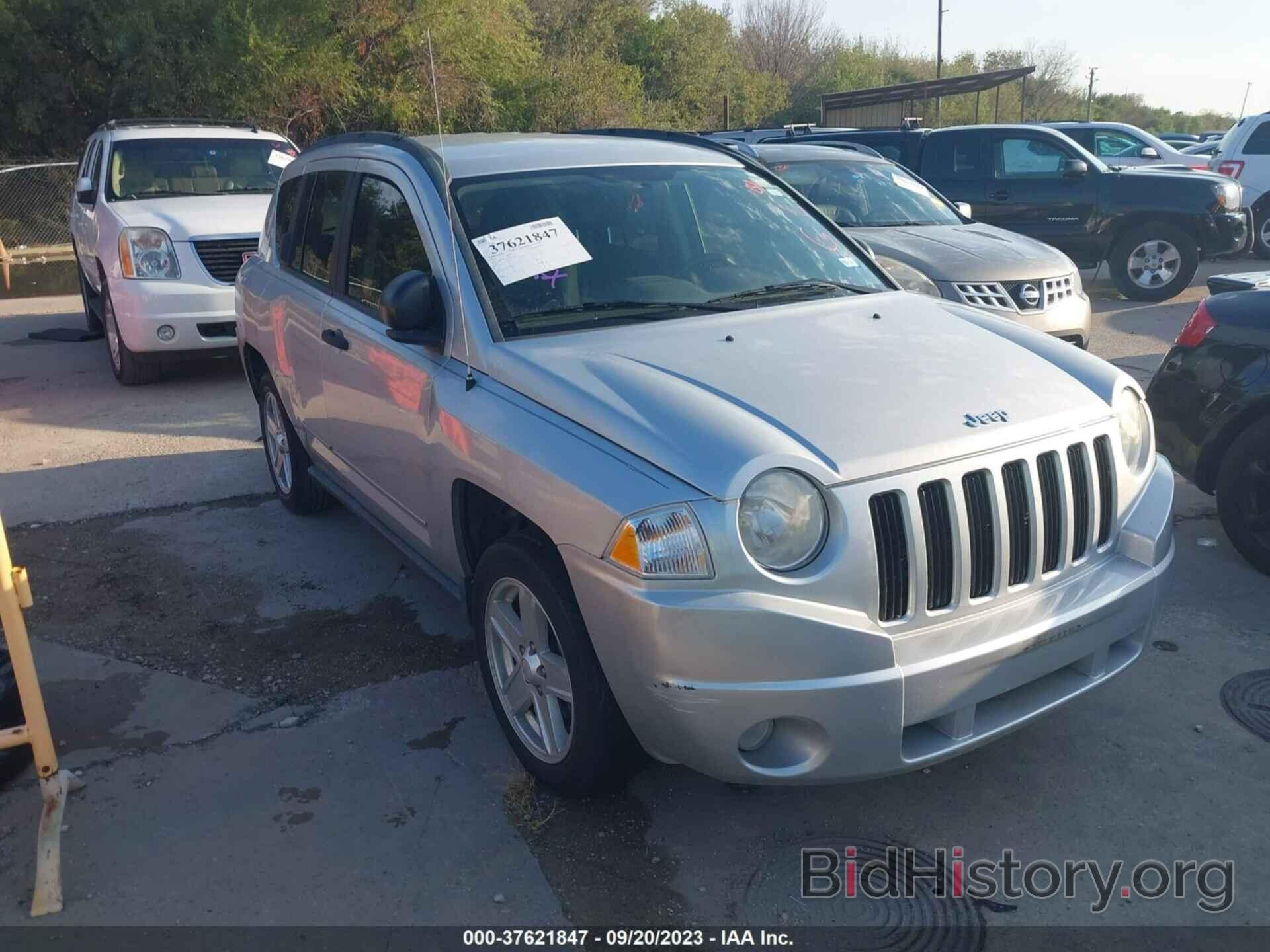 Photo 1J4NT1FAXAD625951 - JEEP COMPASS 2010