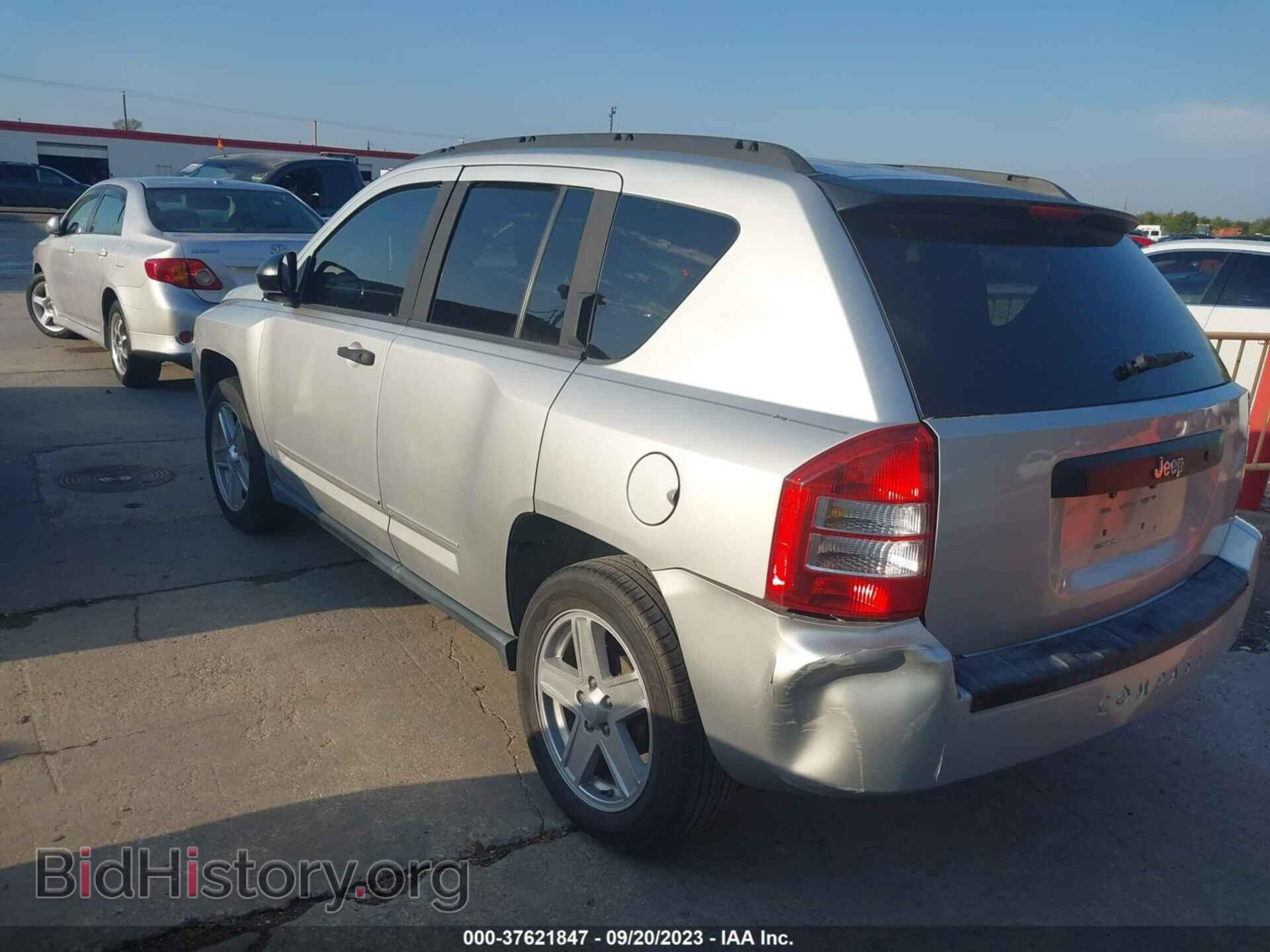 2010 JEEP COMPASS - VIN: 1J4NT1FAXAD625951 - Фото 3