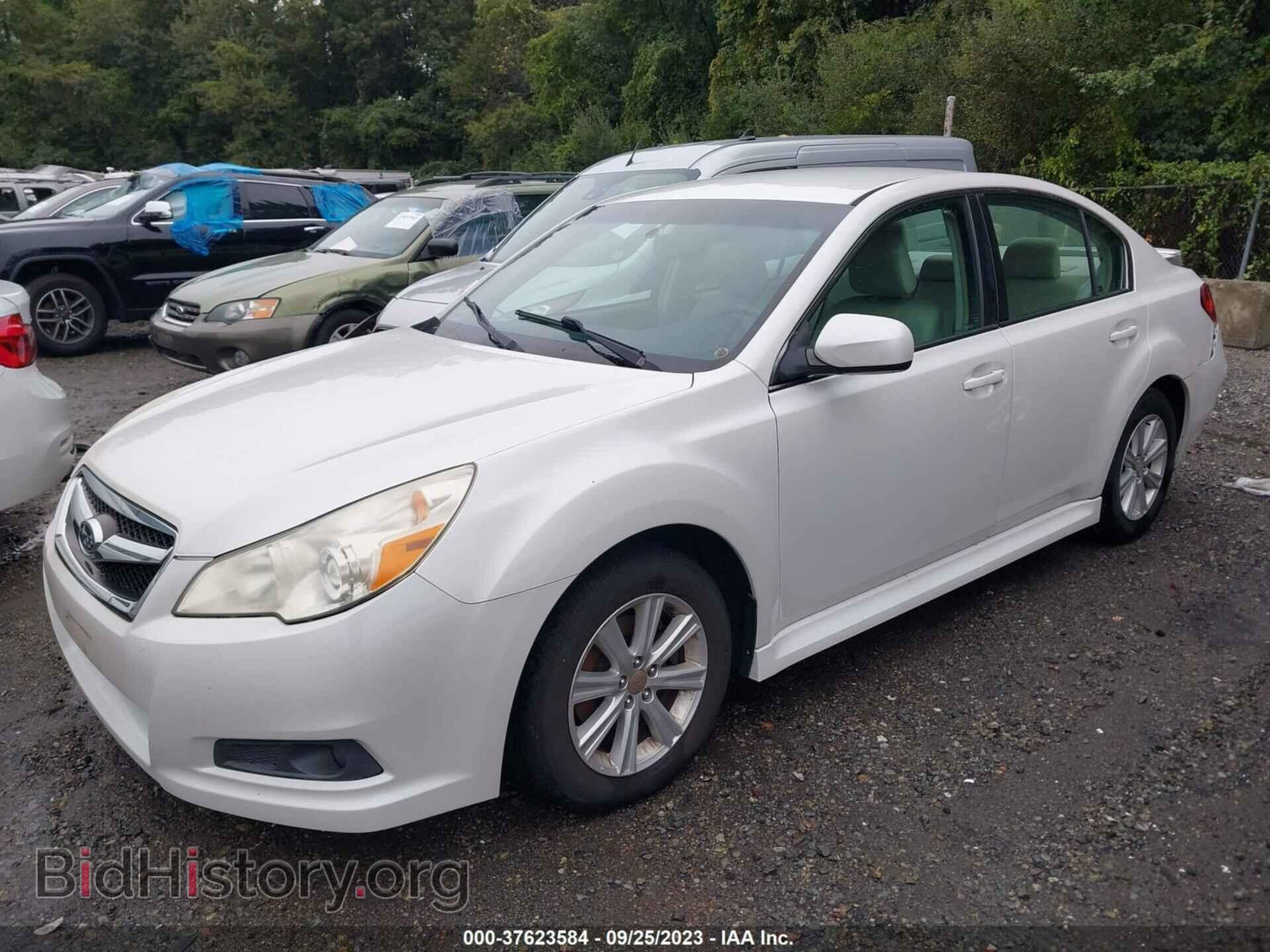 2011 SUBARU LEGACY - VIN: 4S3BMCB63B3234358 - Фото 2