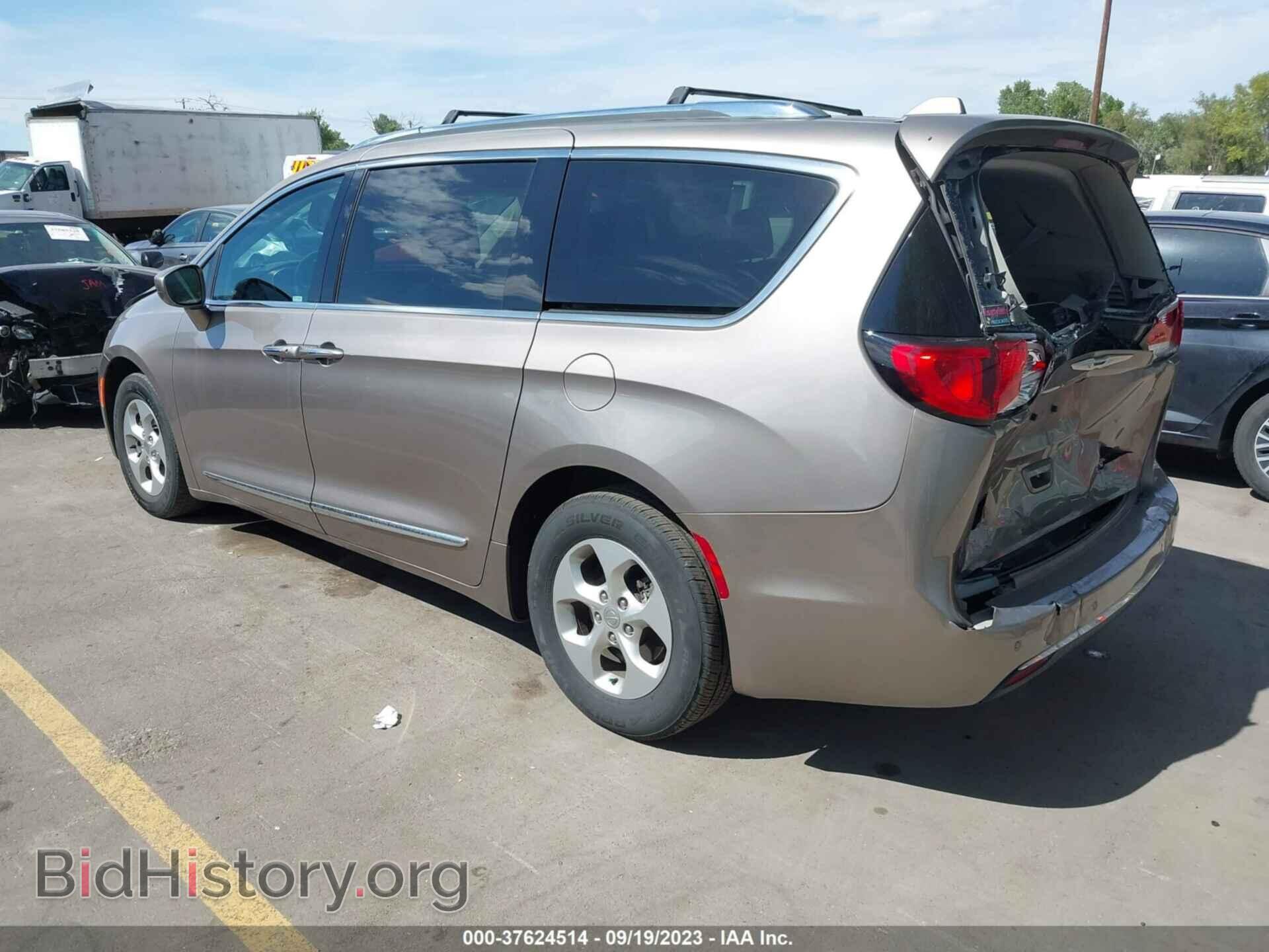 2017 CHRYSLER PACIFICA - VIN: 2C4RC1EG1HR628306 - Photo 3