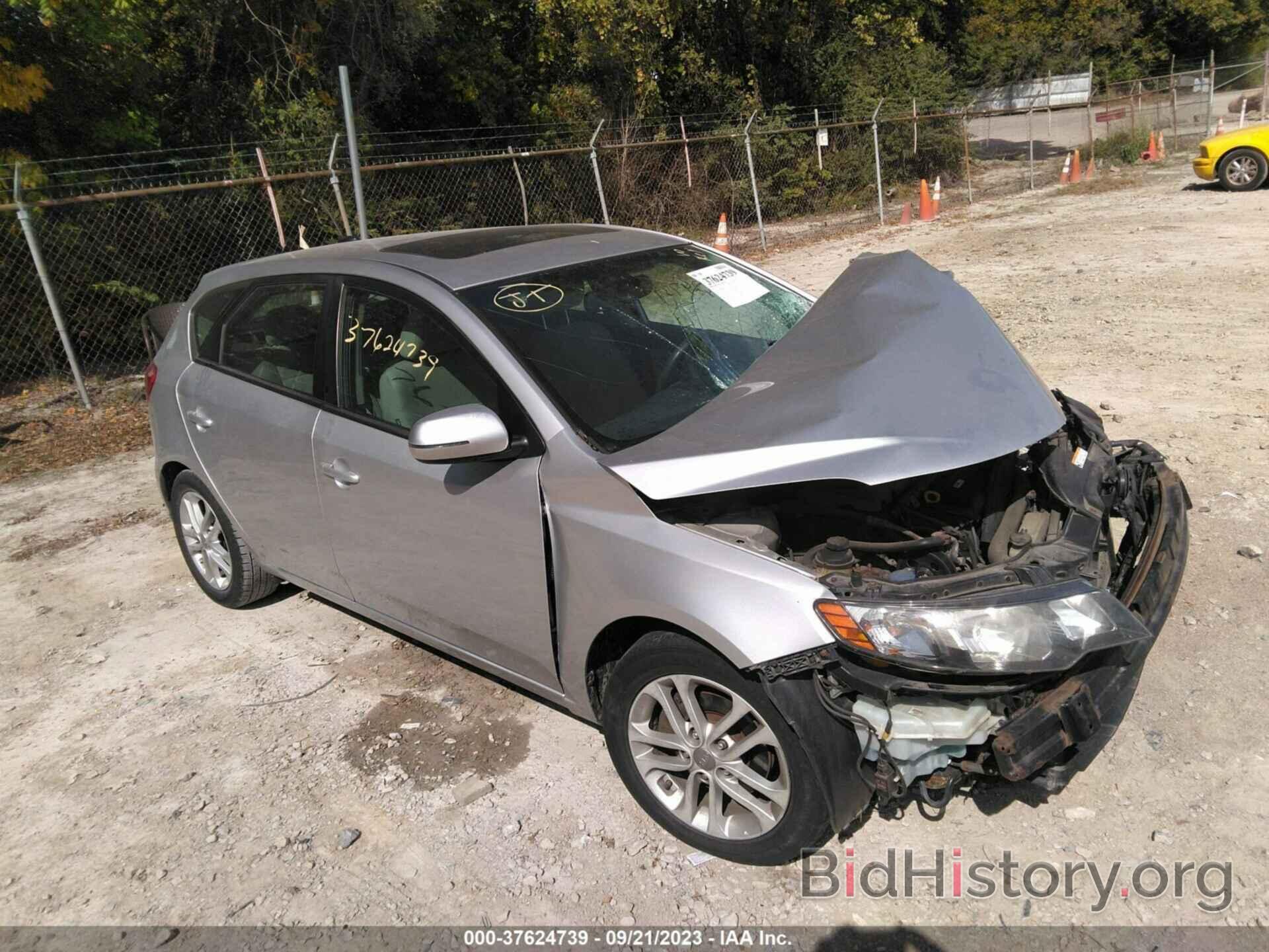 Photo KNAFU5A28C5480983 - KIA FORTE 5-DOOR 2012