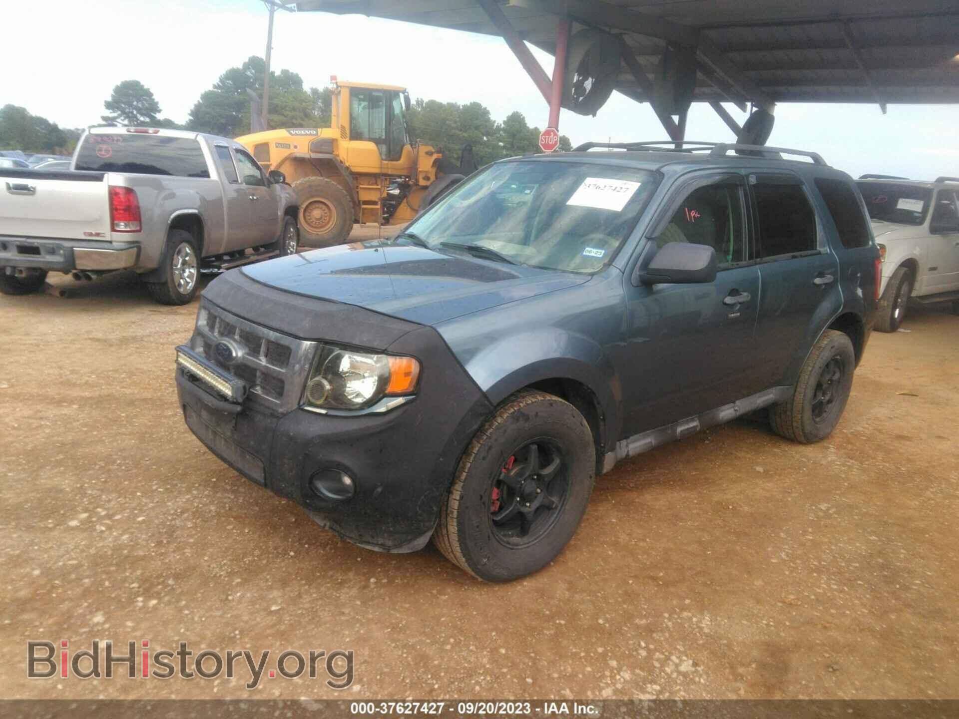 2011 FORD ESCAPE - VIN: 1FMCU0D74BKB23800 - Фото 2