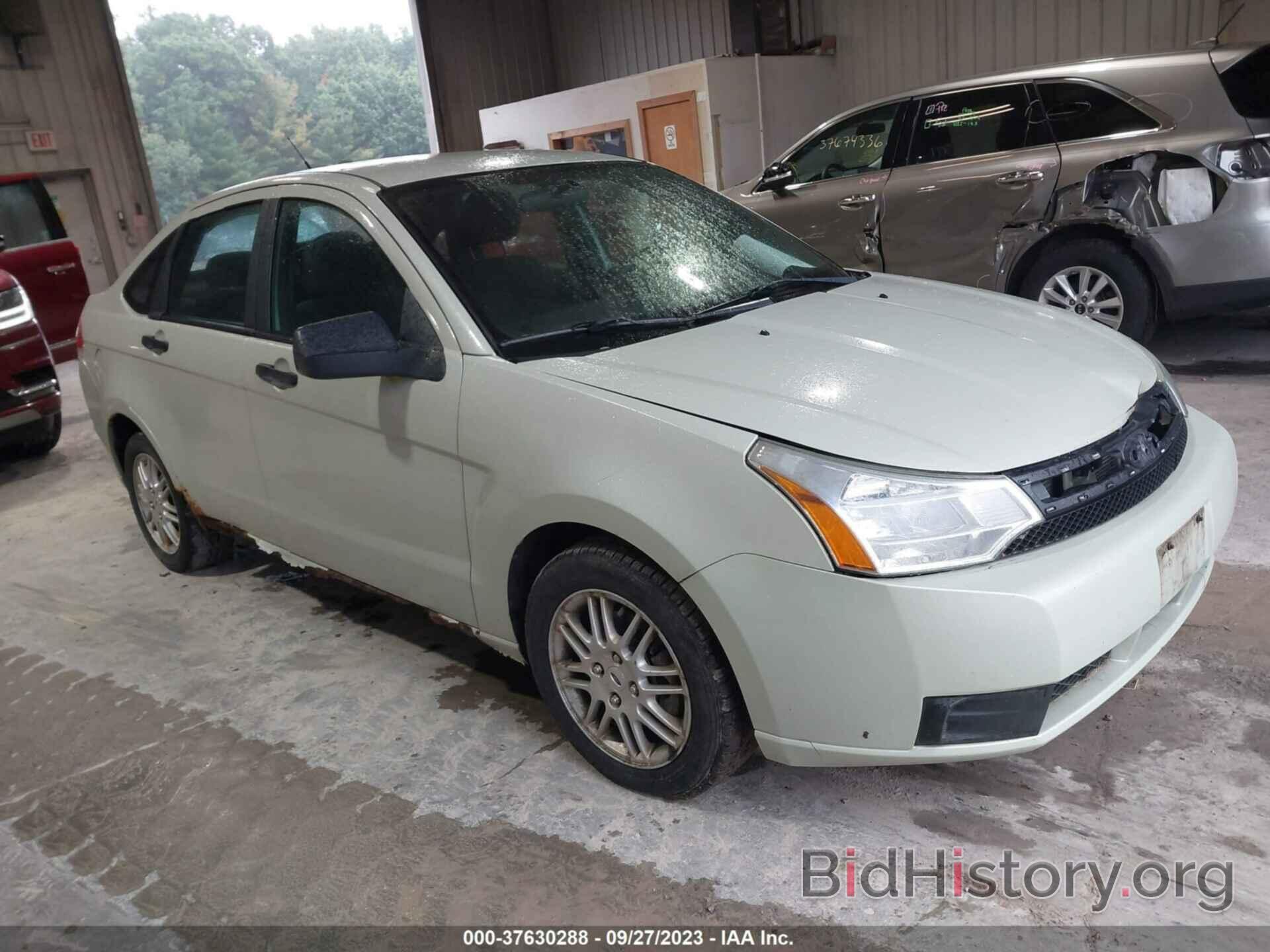 Photo 1FAHP3FN3BW105558 - FORD FOCUS 2011