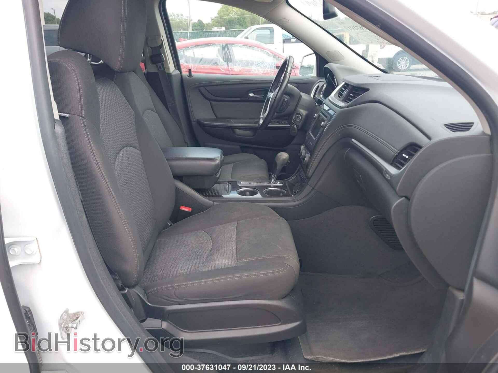 2017 CHEVROLET TRAVERSE - VIN: 1GNKVHKD5HJ131379 - Фото 5