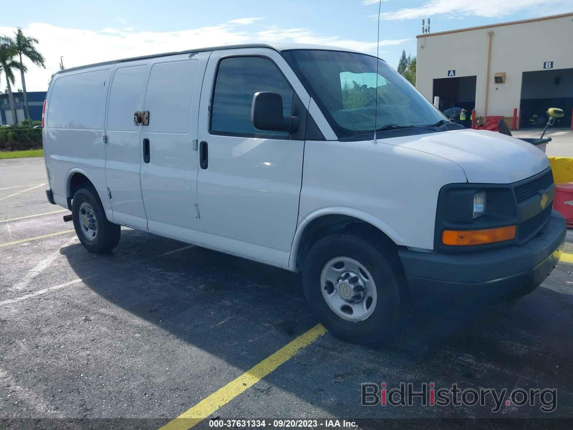 Photo 1GCWGFCG6B1166585 - CHEVROLET EXPRESS CARGO VAN 2011