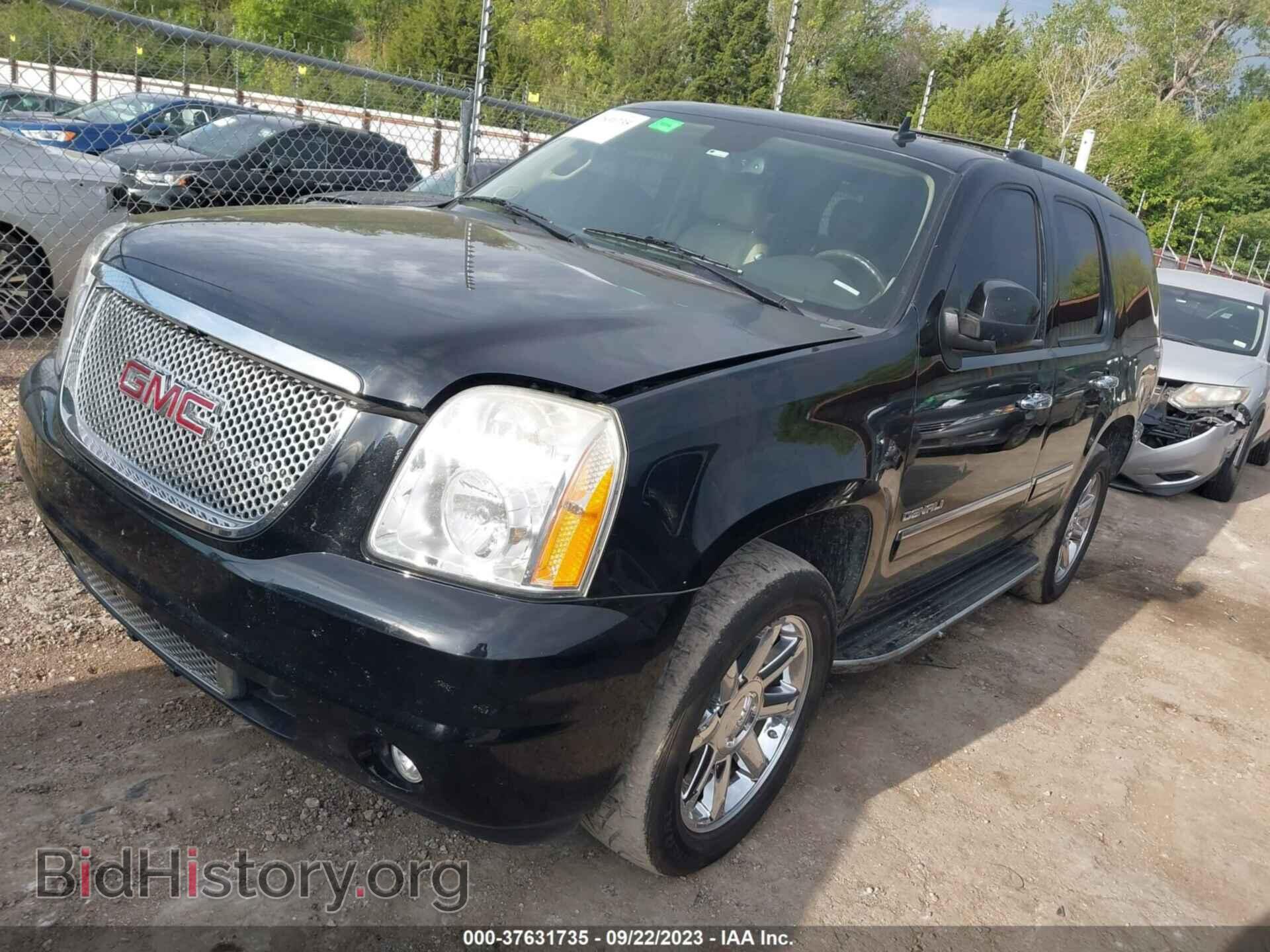 2011 GMC YUKON - VIN: 1GKS2EEF4BR210973 - Photo 2