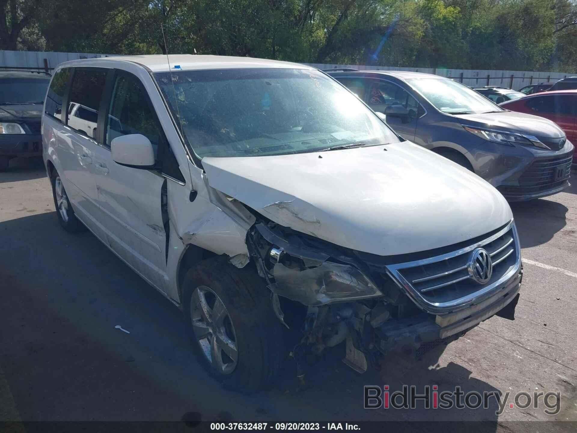 Photo 2V4RW3D1XAR202383 - VOLKSWAGEN ROUTAN 2010