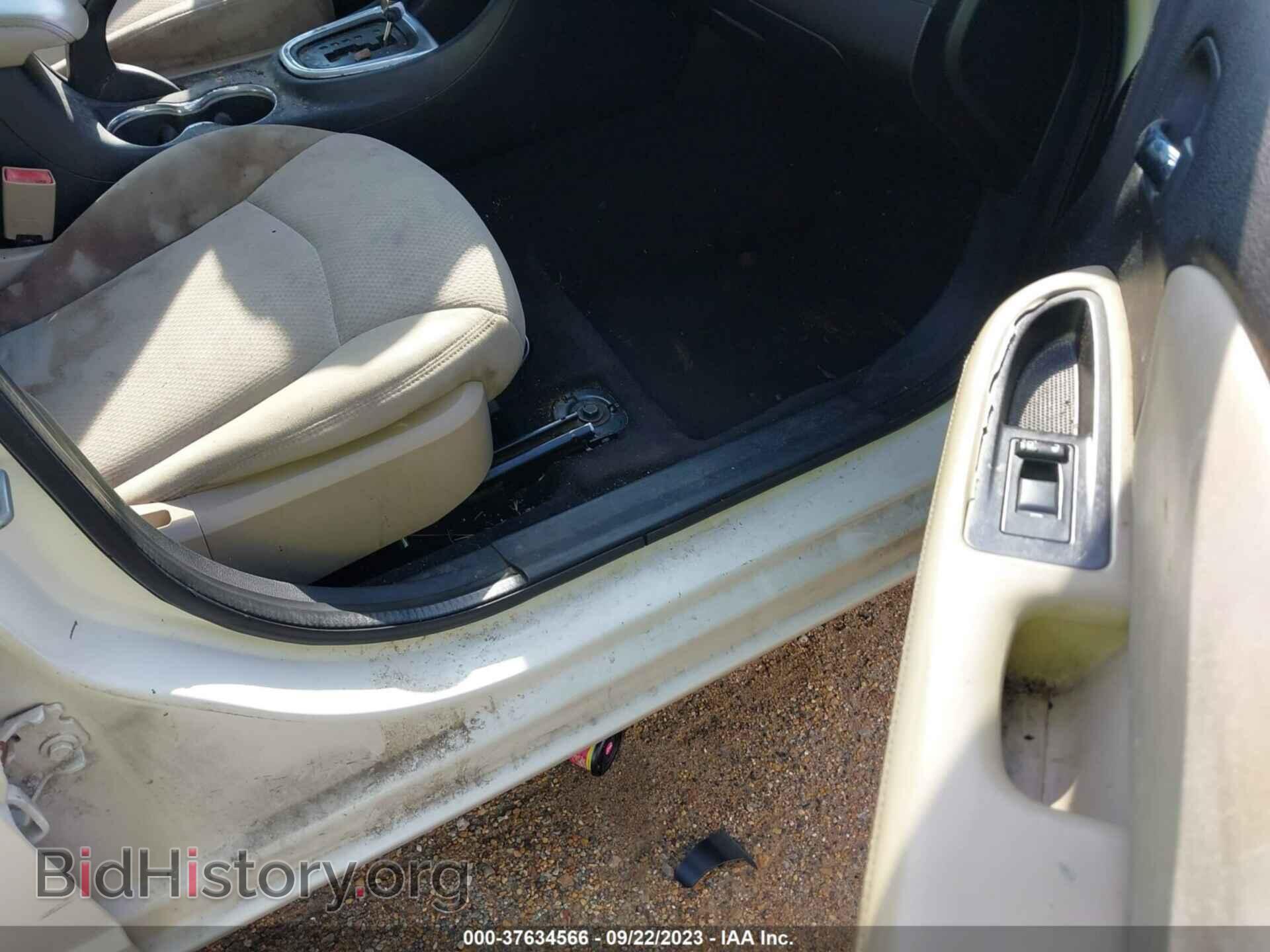 2011 CHRYSLER 200 - VIN: 1C3BC1FB9BN511490 - Фото 5