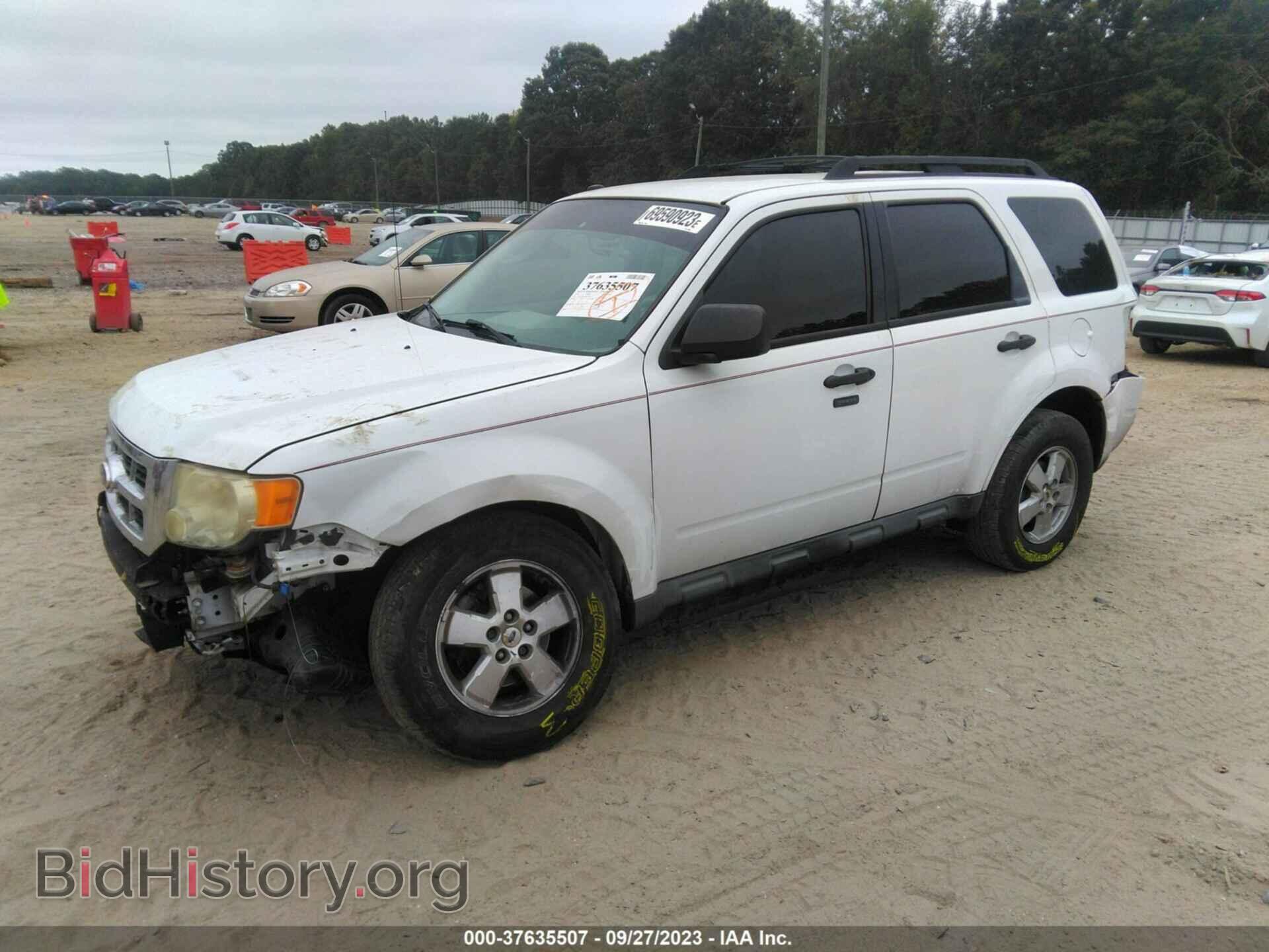 2010 FORD ESCAPE - VIN: 1FMCU0D77AKC90568 - Фото 2