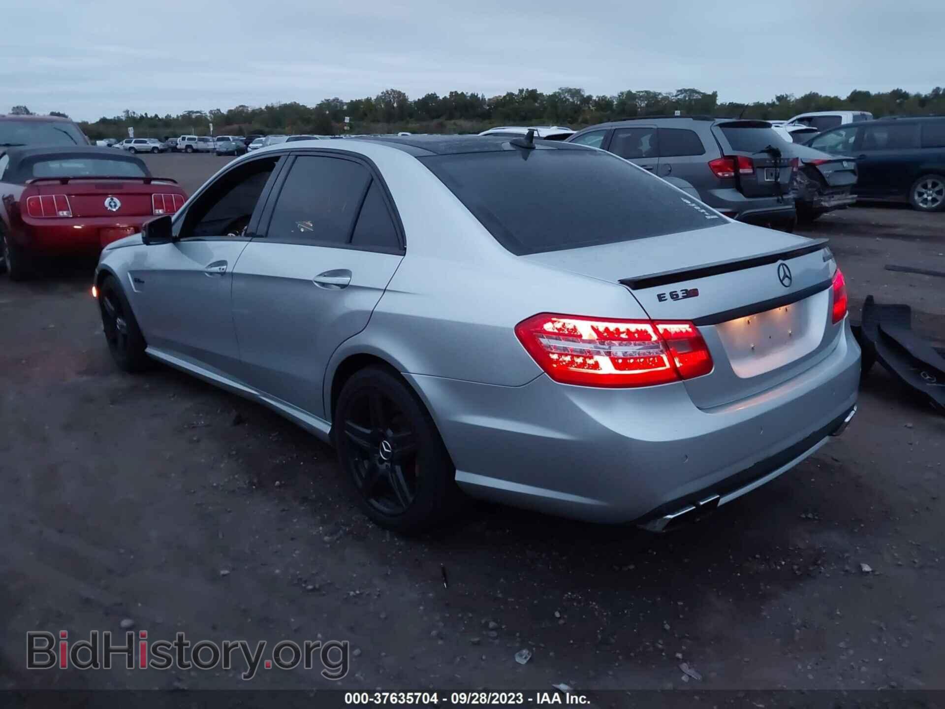 2011 MERCEDES-BENZ E-CLASS - VIN: WDDHF7HB7BA310178 - Фото 3