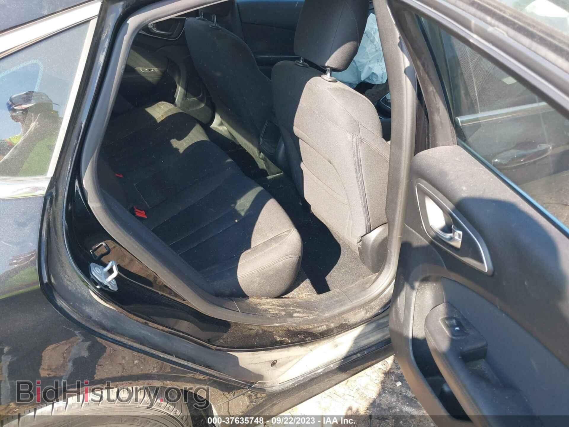 2015 CHRYSLER 200 - VIN: 1C3CCCFB7FN560760 - Фото 8