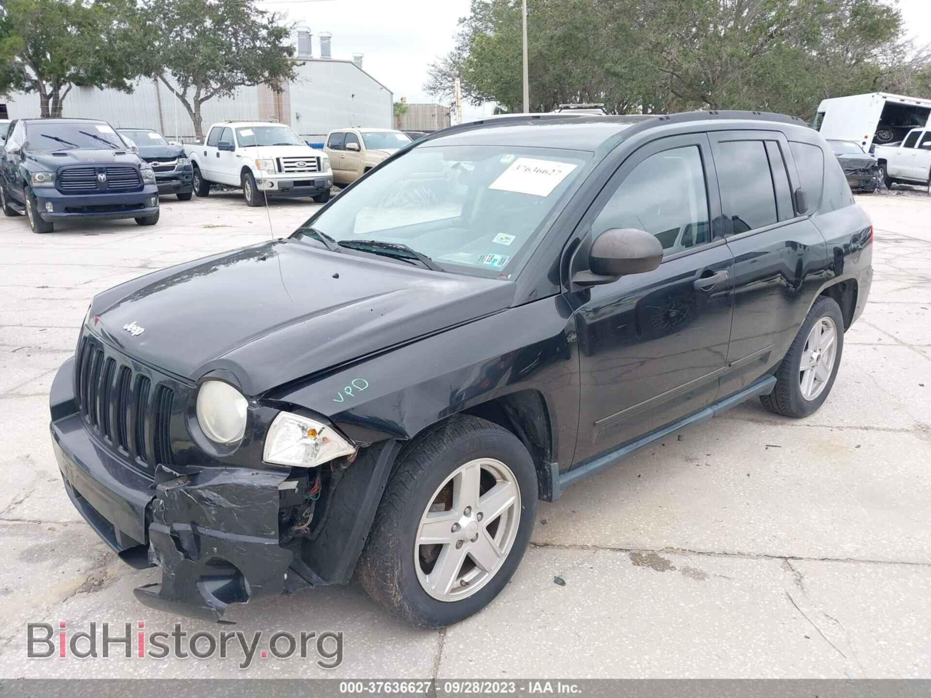 2010 JEEP COMPASS - VIN: 1J4NT1FA2AD666512 - Фото 2