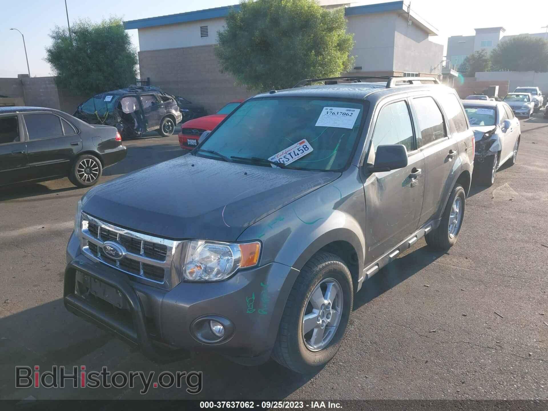 2010 FORD ESCAPE - VIN: 1FMCU0D77AKB09775 - Фото 2