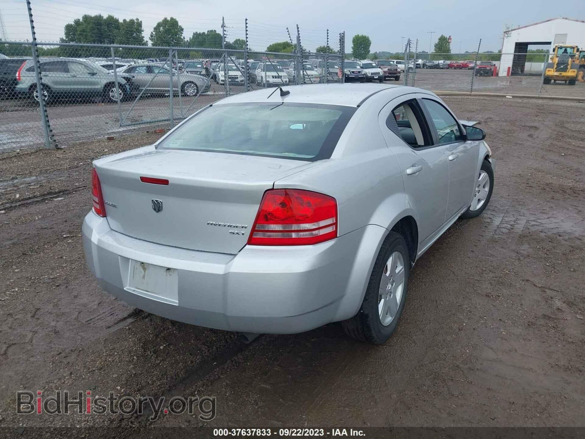 2010 DODGE AVENGER - VIN: 1B3CC4FBXAN214715 - Photo 4