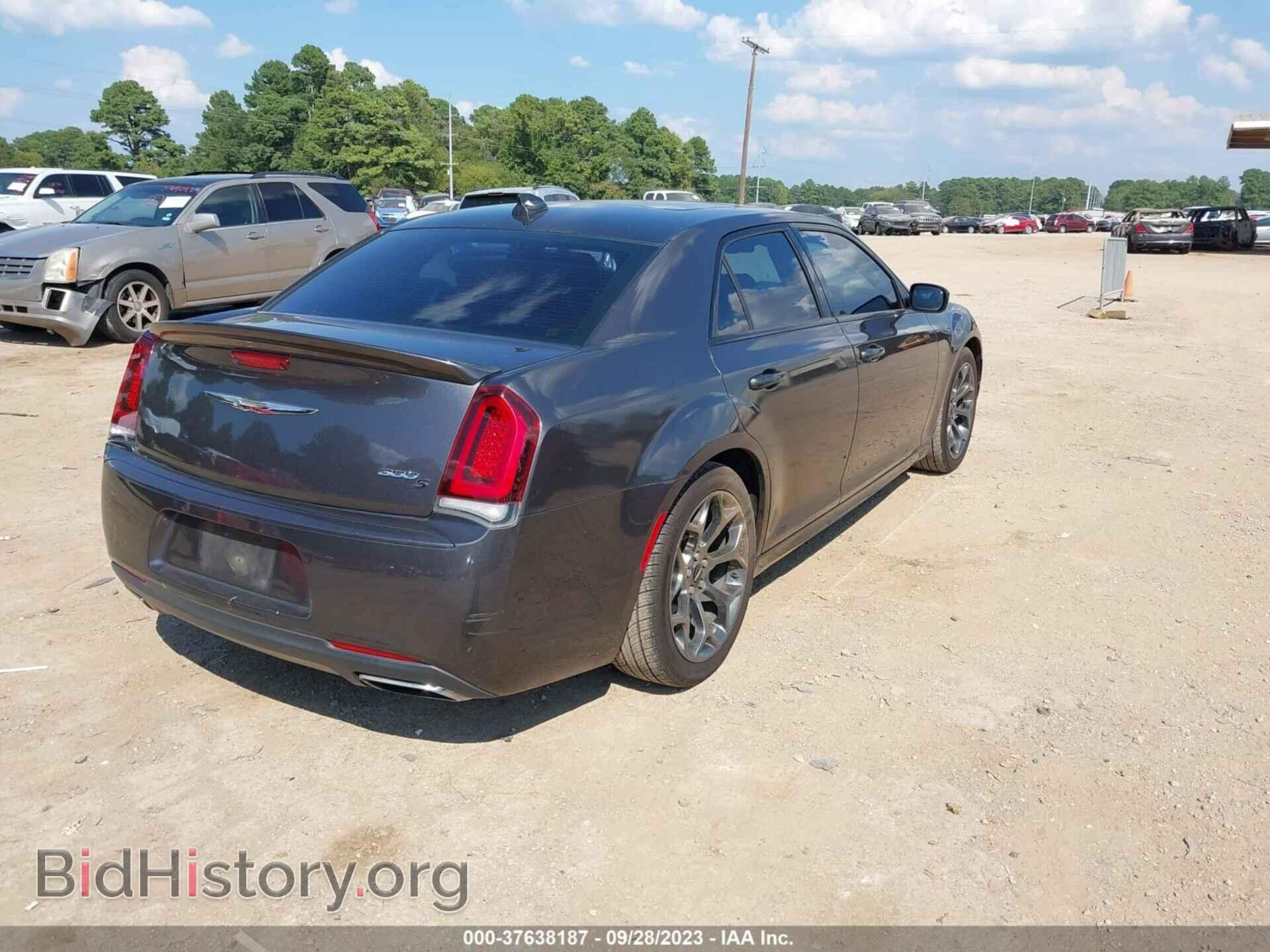 2017 CHRYSLER 300 - VIN: 2C3CCABG2HH615973 - Фото 4