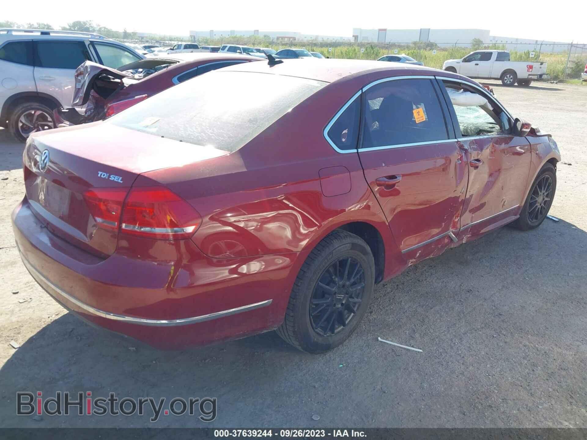 2015 VOLKSWAGEN PASSAT - VIN: 1VWCV7A33FC053831 - Фото 4