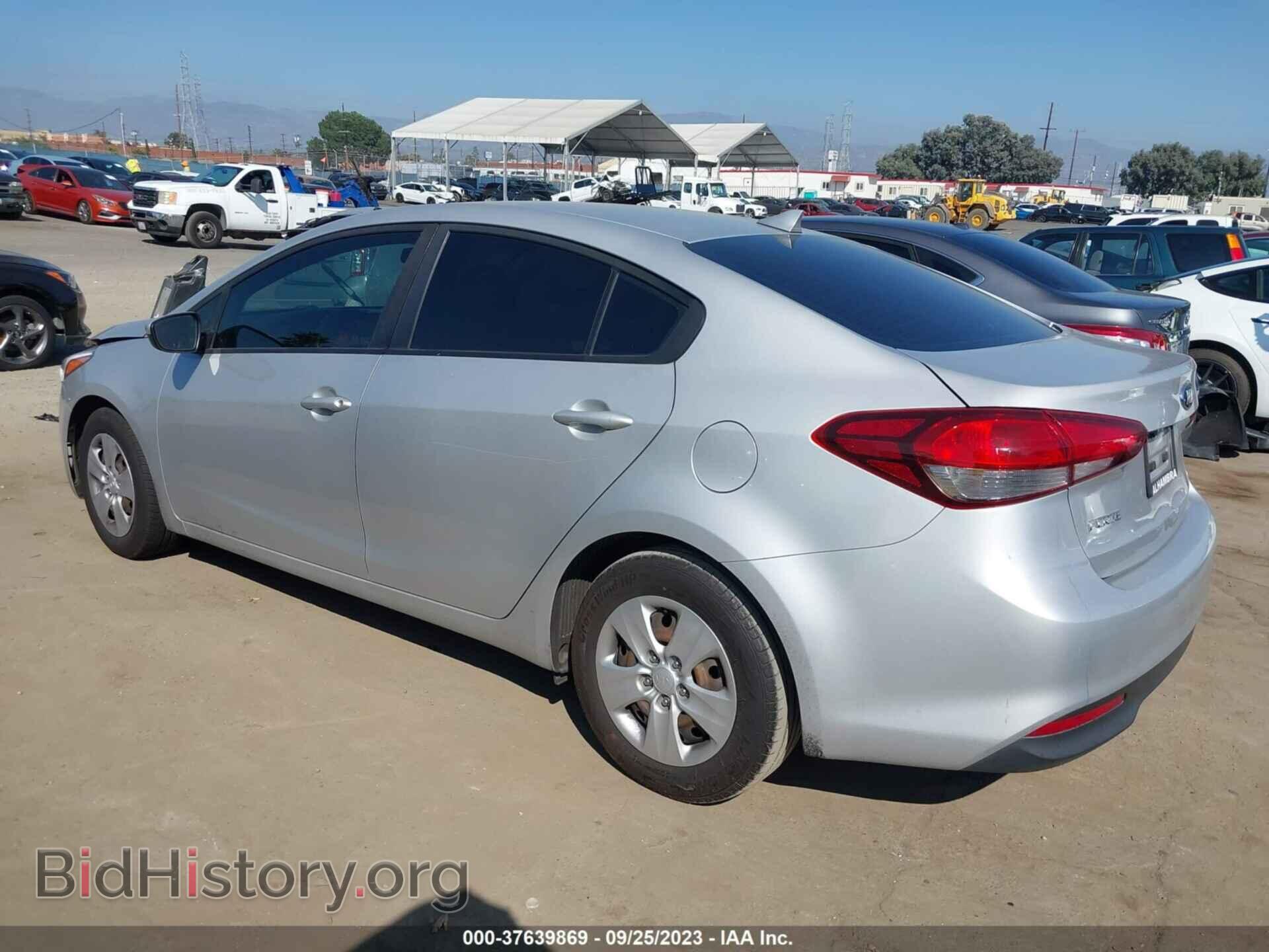 2017 KIA FORTE - VIN: 3KPFK4A73HE157001 - Фото 3
