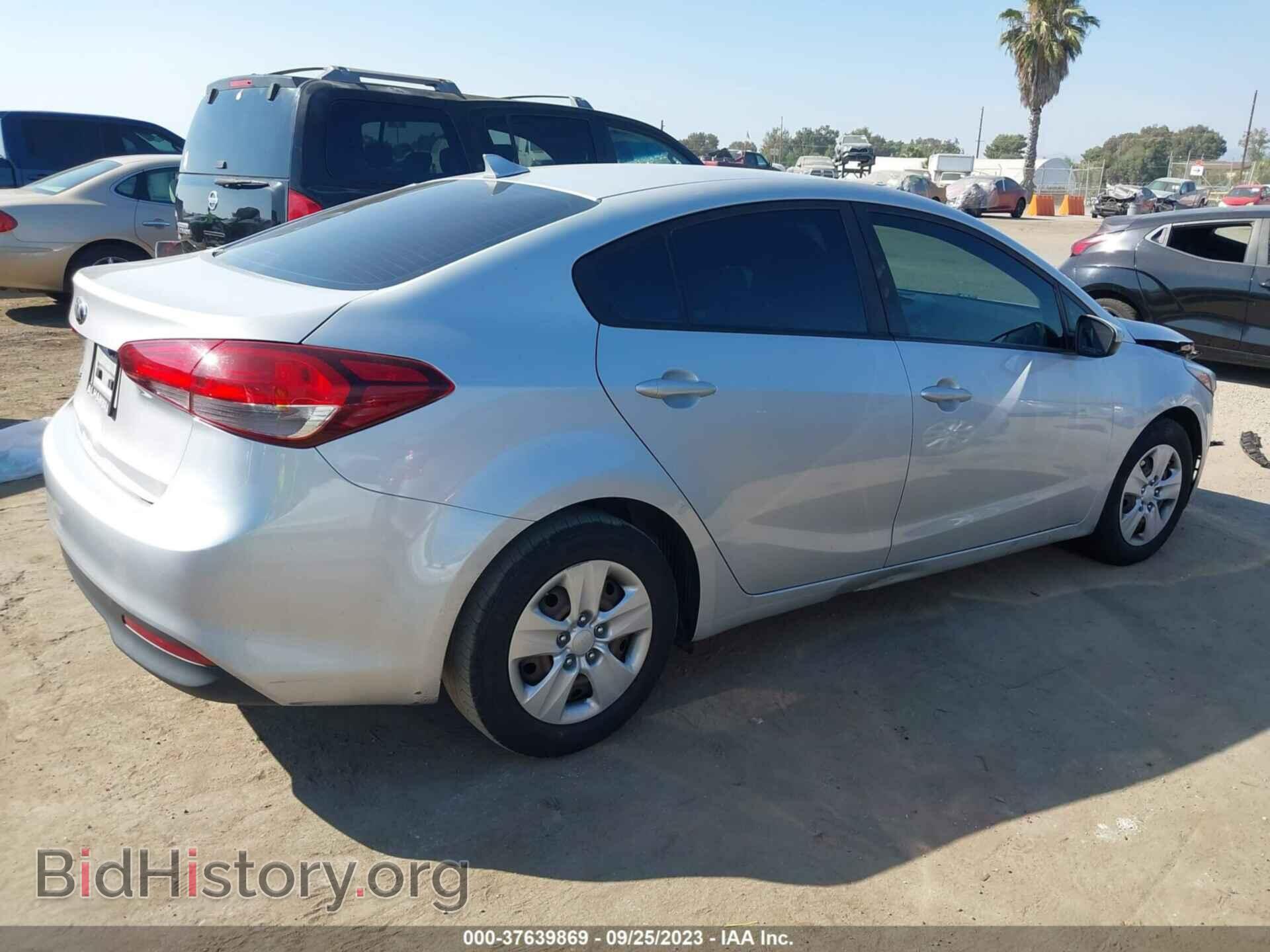 2017 KIA FORTE - VIN: 3KPFK4A73HE157001 - Фото 4