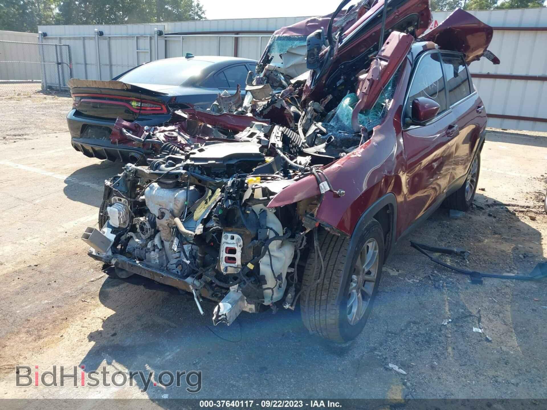 2019 JEEP CHEROKEE - VIN: 1C4PJLLB5KD226511 - Фото 2