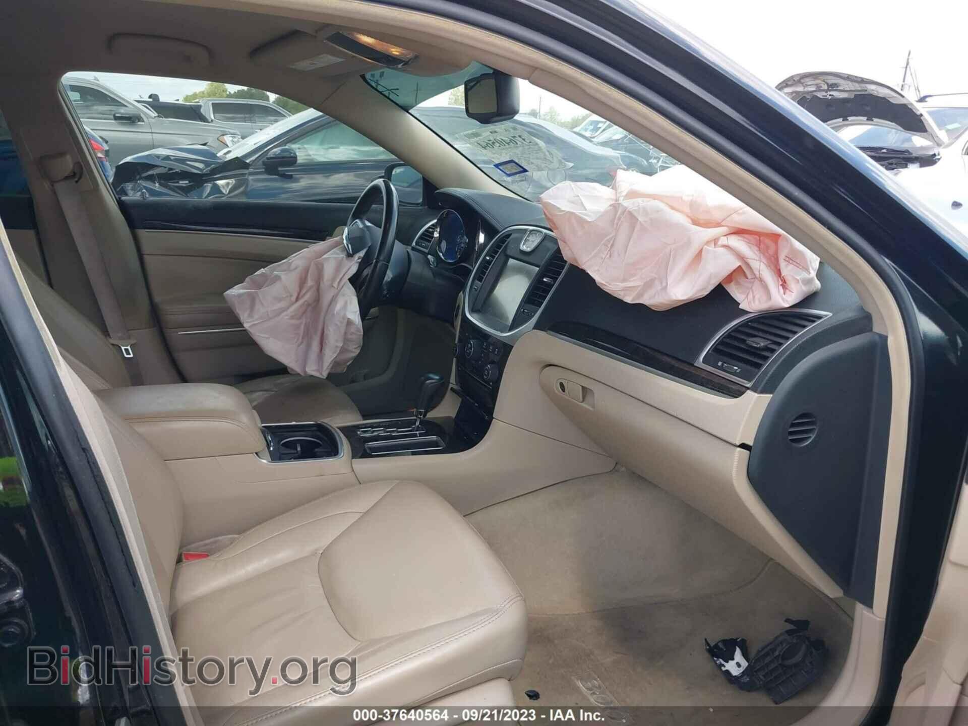 2011 CHRYSLER 300 - VIN: 2C3CA5CGXBH595684 - Фото 5