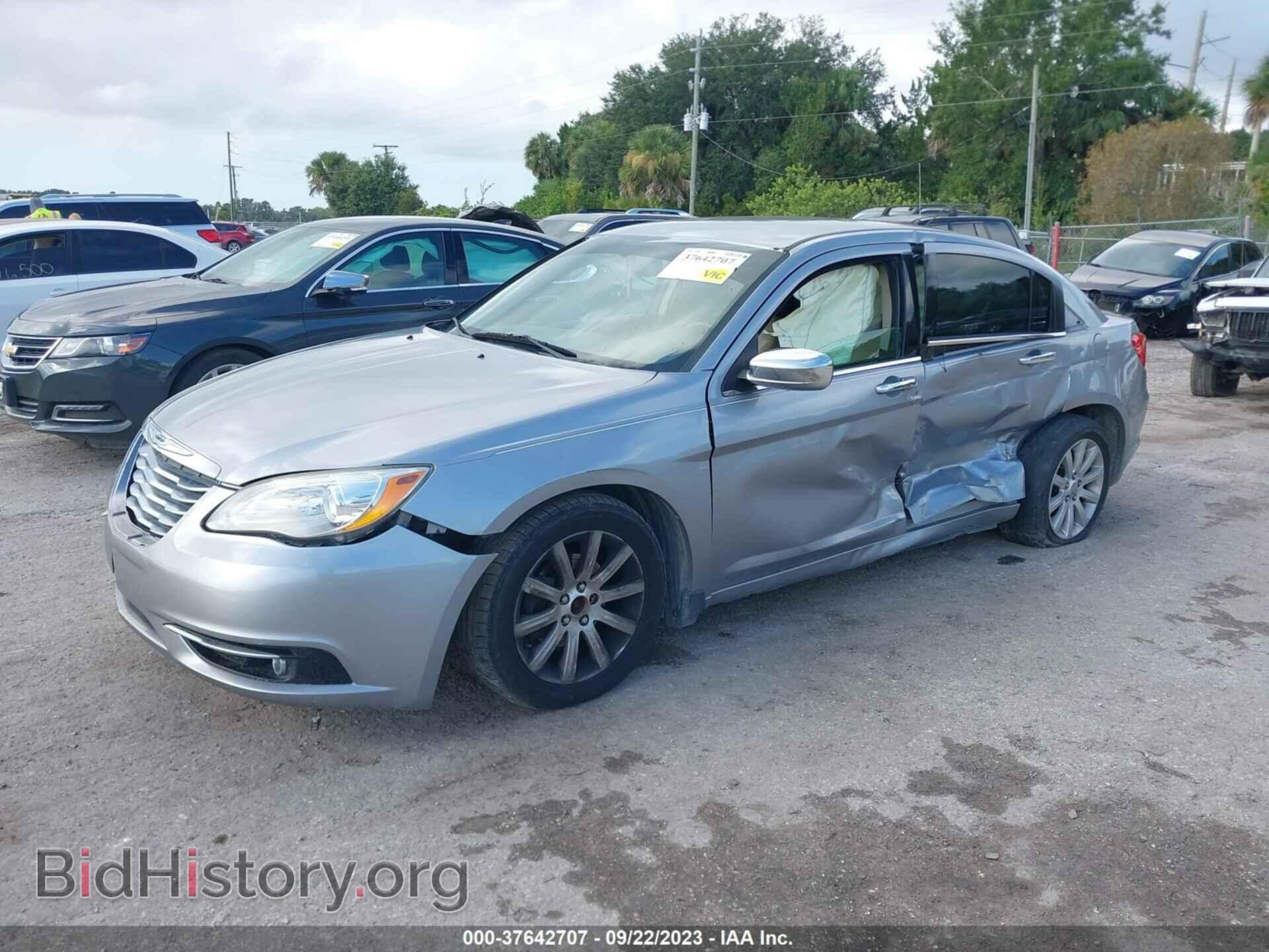 2013 CHRYSLER 200 - VIN: 1C3CCBCG3DN650026 - Photo 2