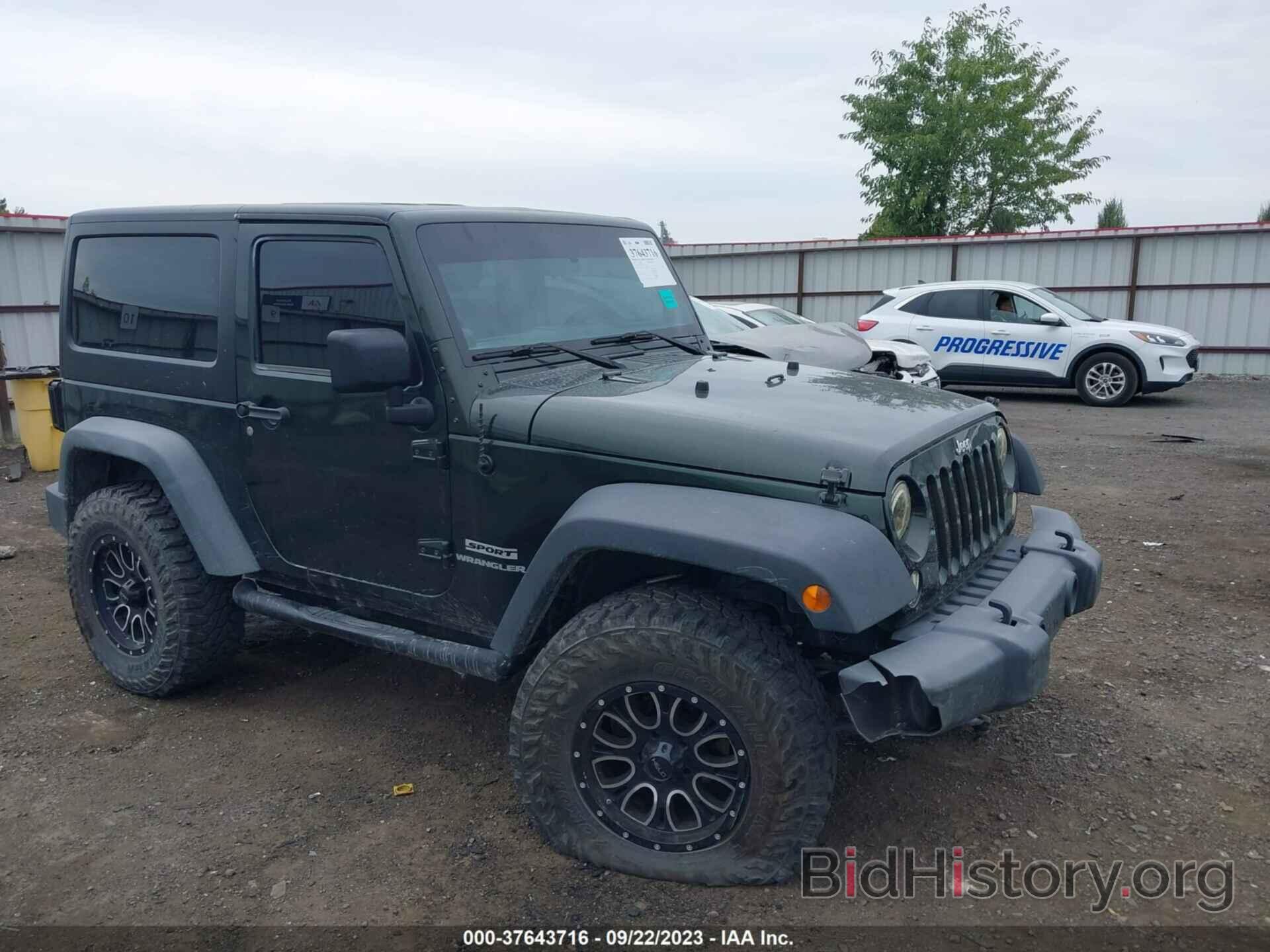 Photo 1J4AA2D13BL605349 - JEEP WRANGLER 2011