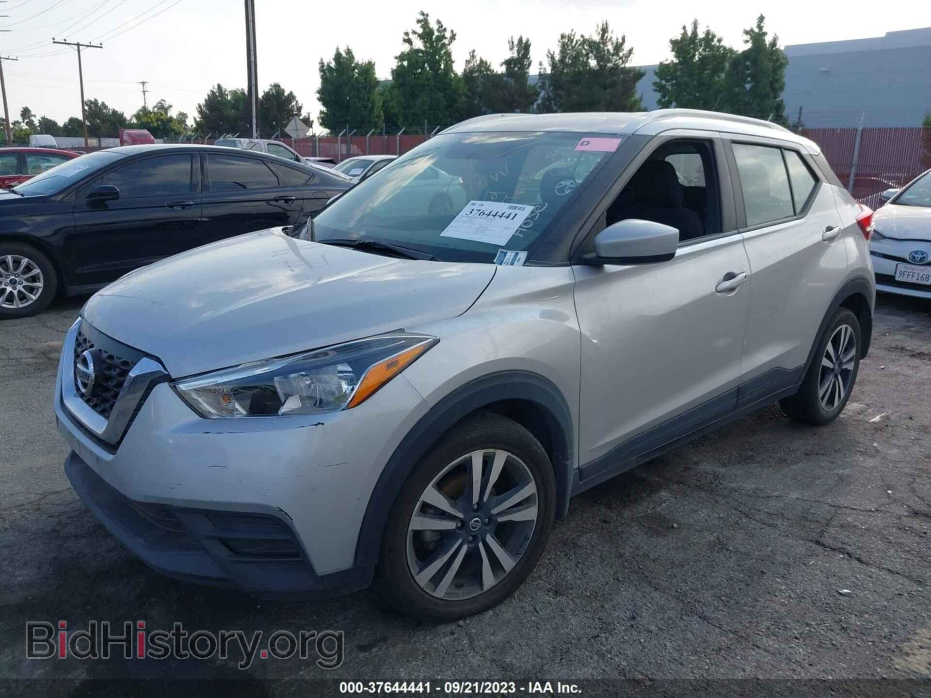 2019 NISSAN KICKS - VIN: 3N1CP5CU3KL558390 - Фото 2