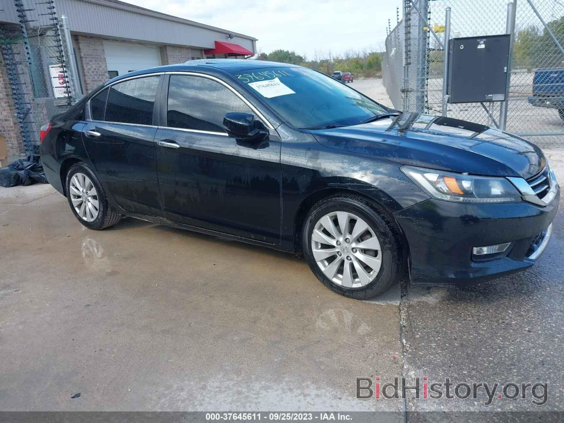 Photo 1HGCR2F82FA152619 - HONDA ACCORD SEDAN 2015