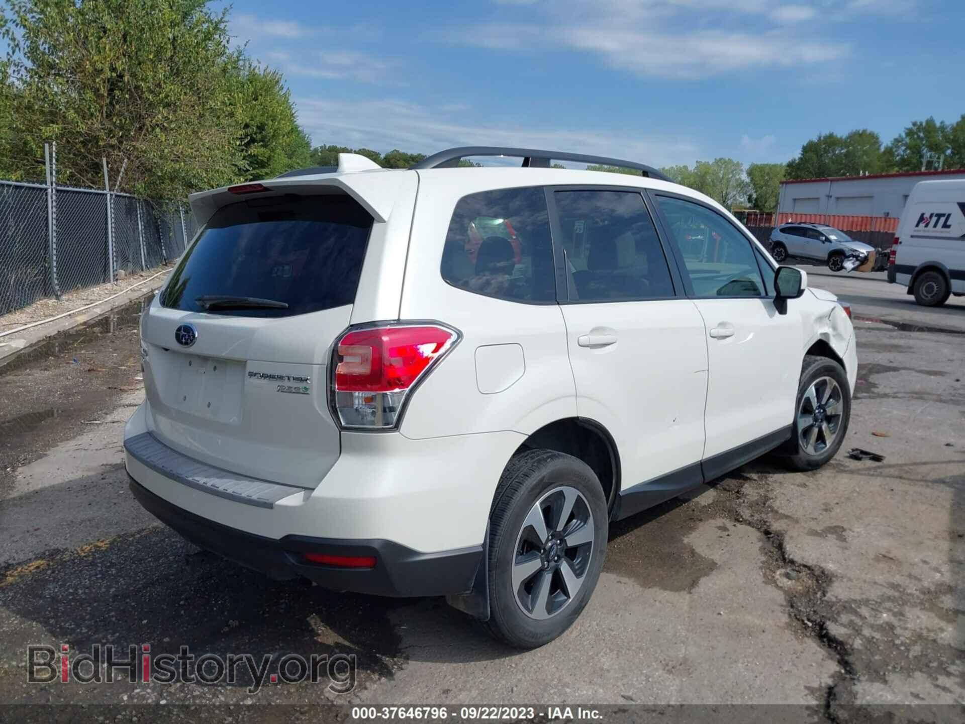 2017 SUBARU FORESTER - VIN: JF2SJAECXHG557632 - Фото 4