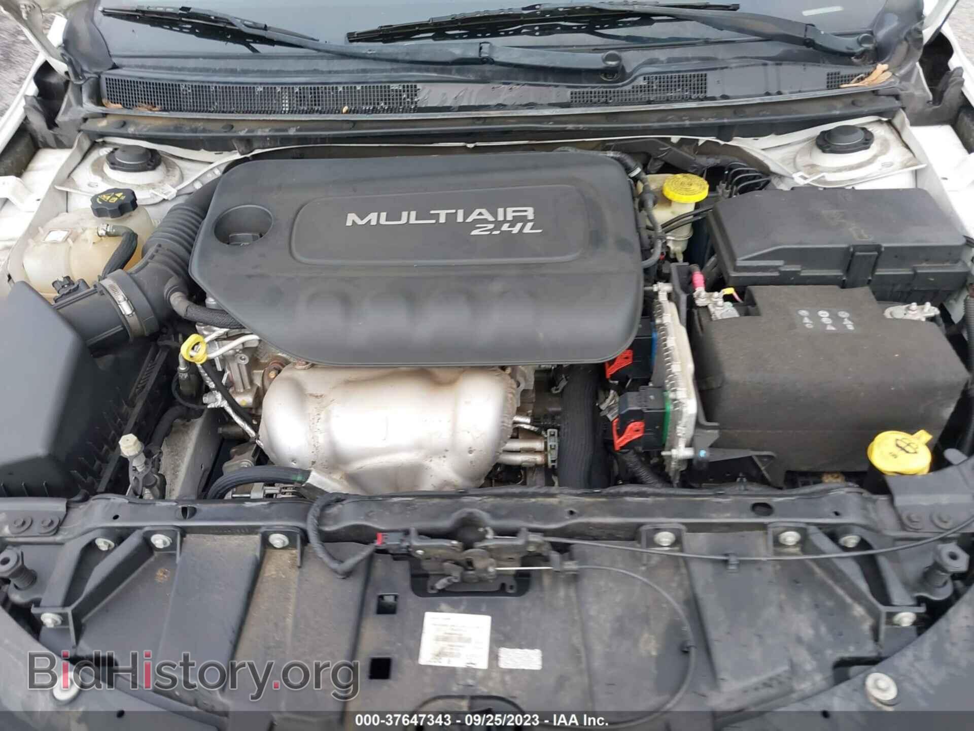 2015 CHRYSLER 200 - VIN: 1C3CCCAB5FN615021 - Photo 10