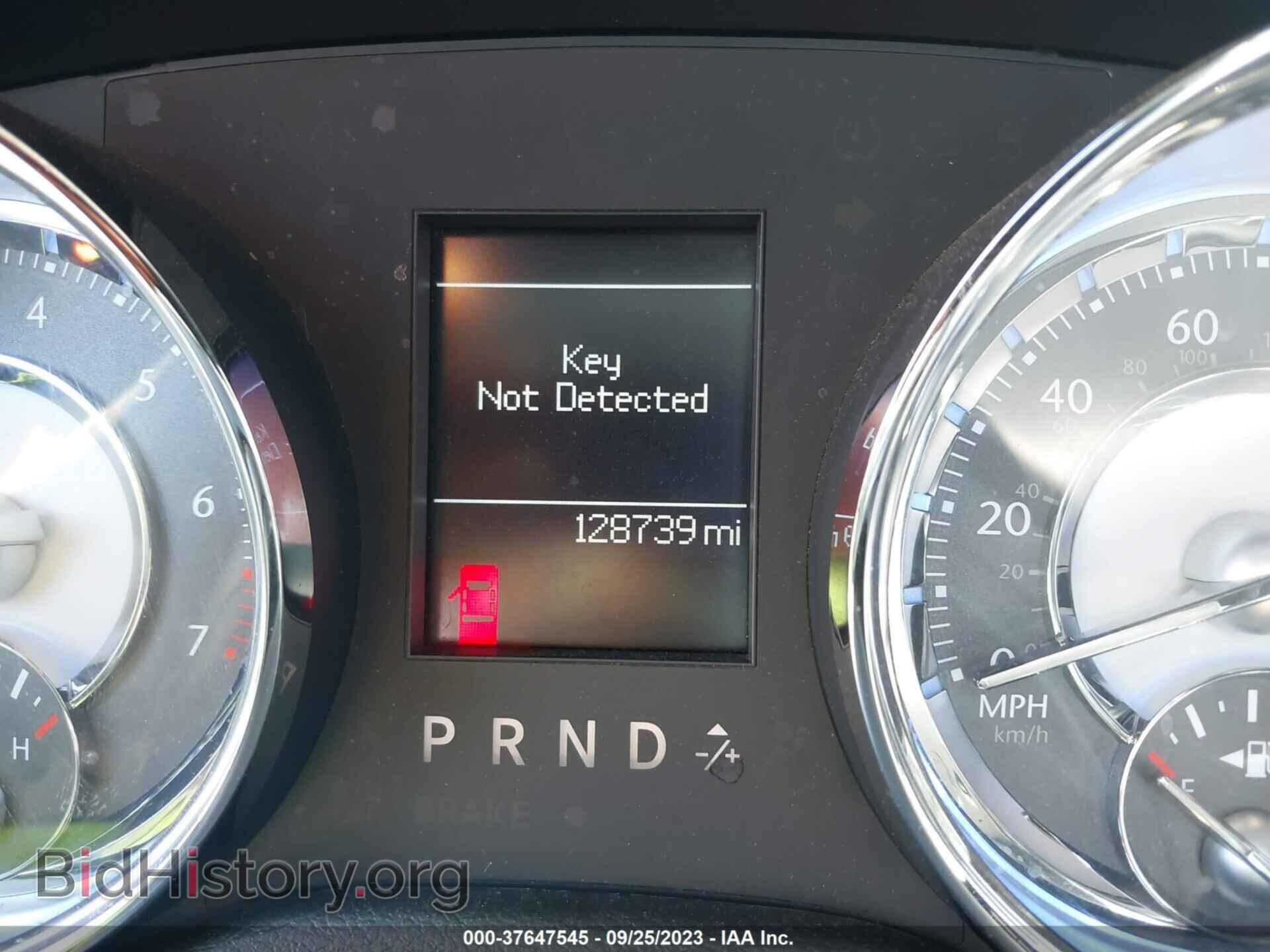 2011 CHRYSLER 300 - VIN: 2C3CA5CG5BH583944 - Фото 16