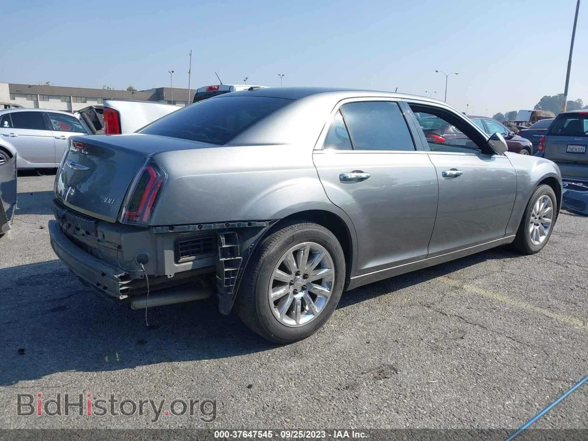 2011 CHRYSLER 300 - VIN: 2C3CA5CG5BH583944 - Фото 4