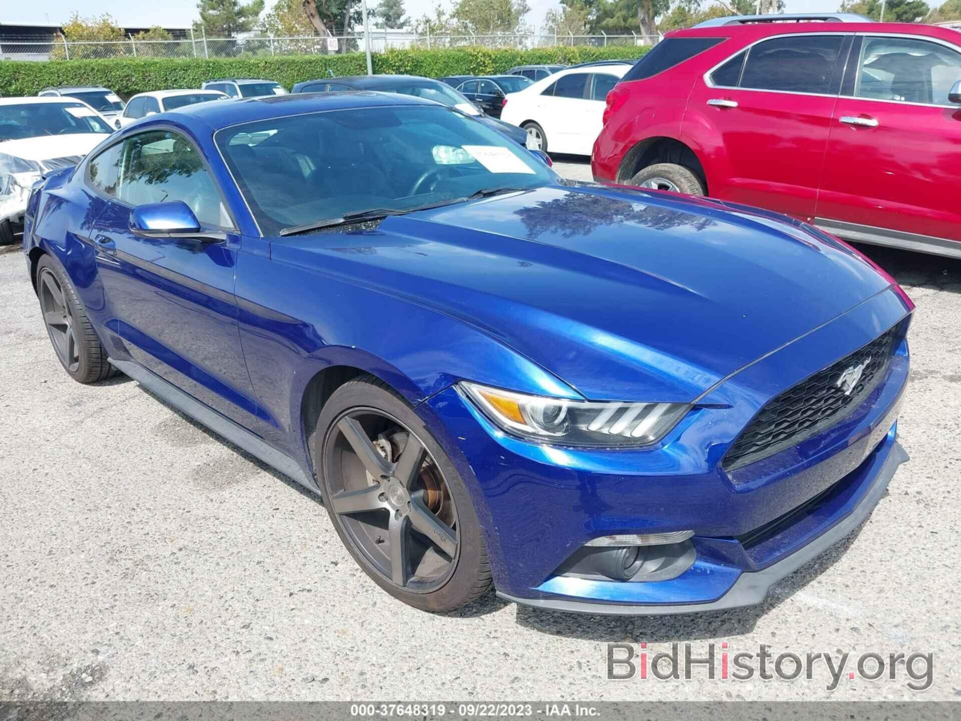 Photo 1FA6P8THXF5408562 - FORD MUSTANG 2015