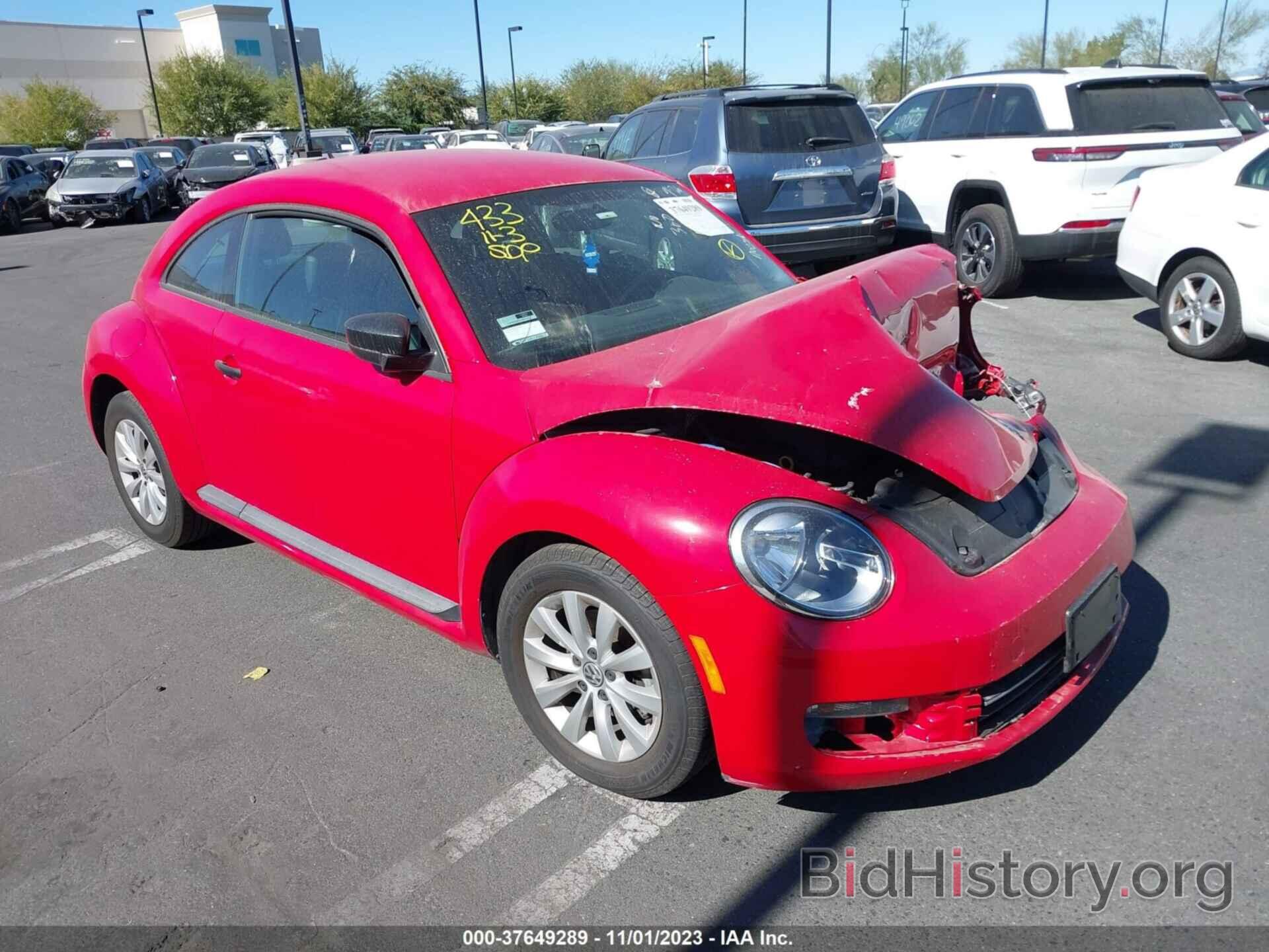 Photo 3VWF17AT2FM631229 - VOLKSWAGEN BEETLE COUPE 2015