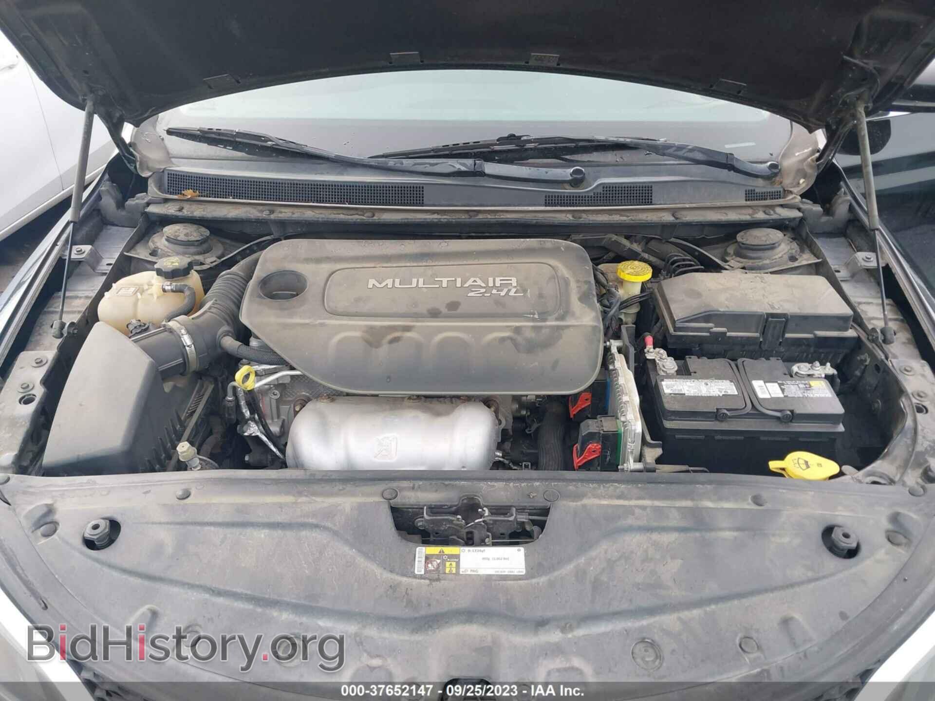 2016 CHRYSLER 200 - VIN: 1C3CCCAB5GN162049 - Photo 10