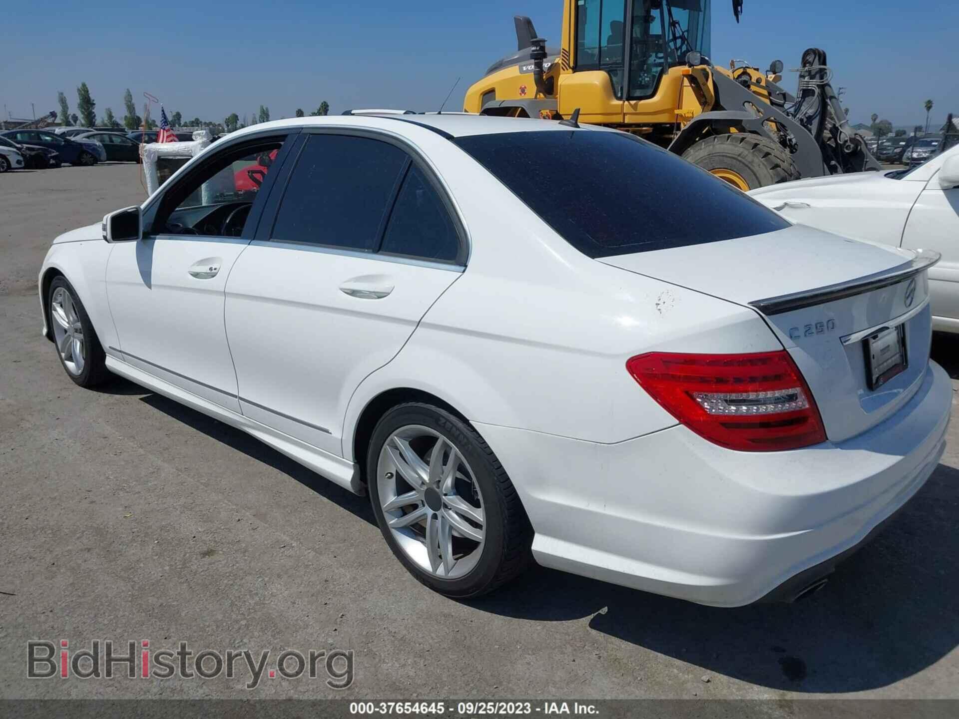 2013 MERCEDES-BENZ C-CLASS - VIN: WDDGF4HB7DR243323 - Фото 3