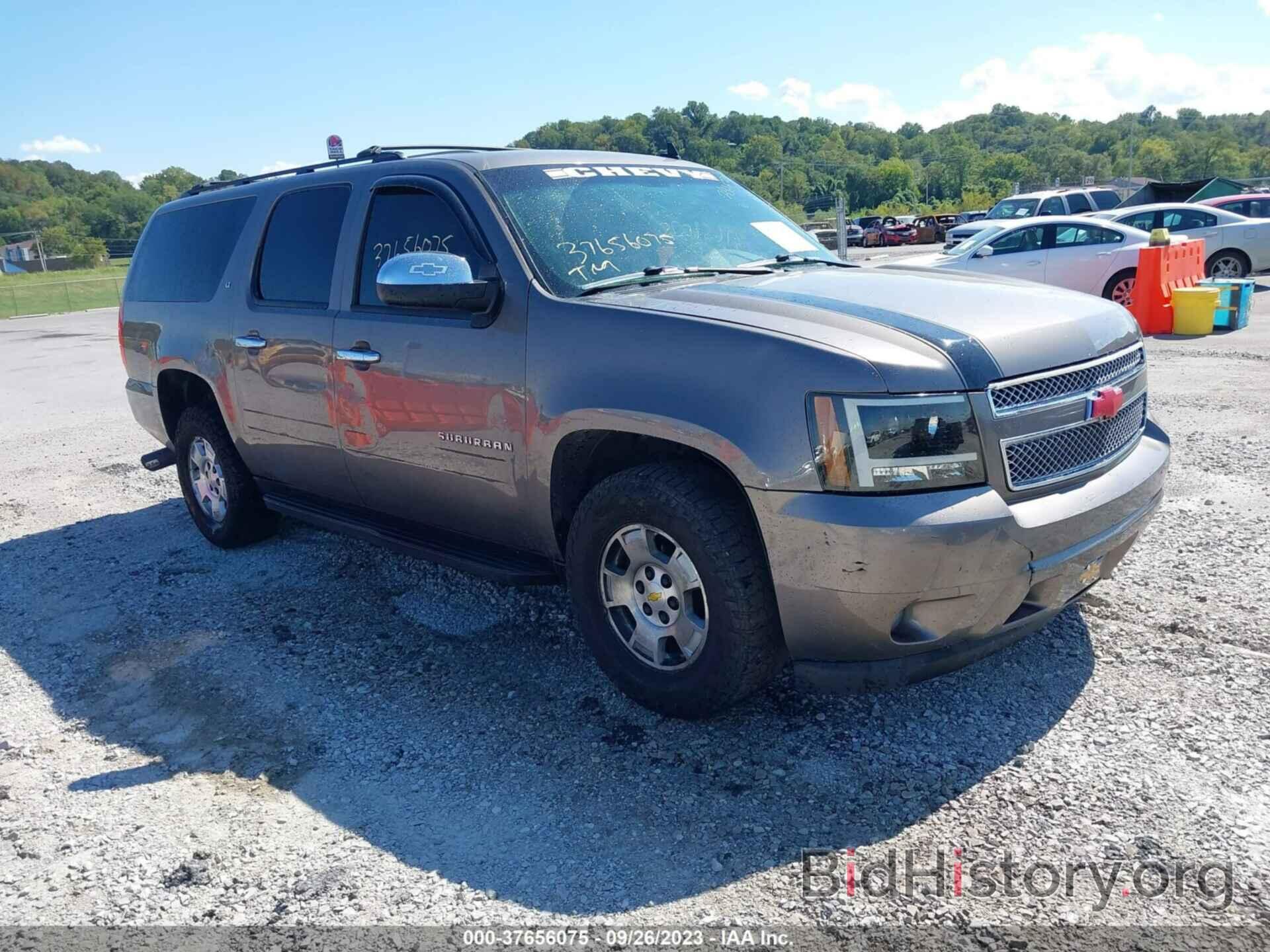 Photo 1GNSKJE30BR341531 - CHEVROLET SUBURBAN 2011