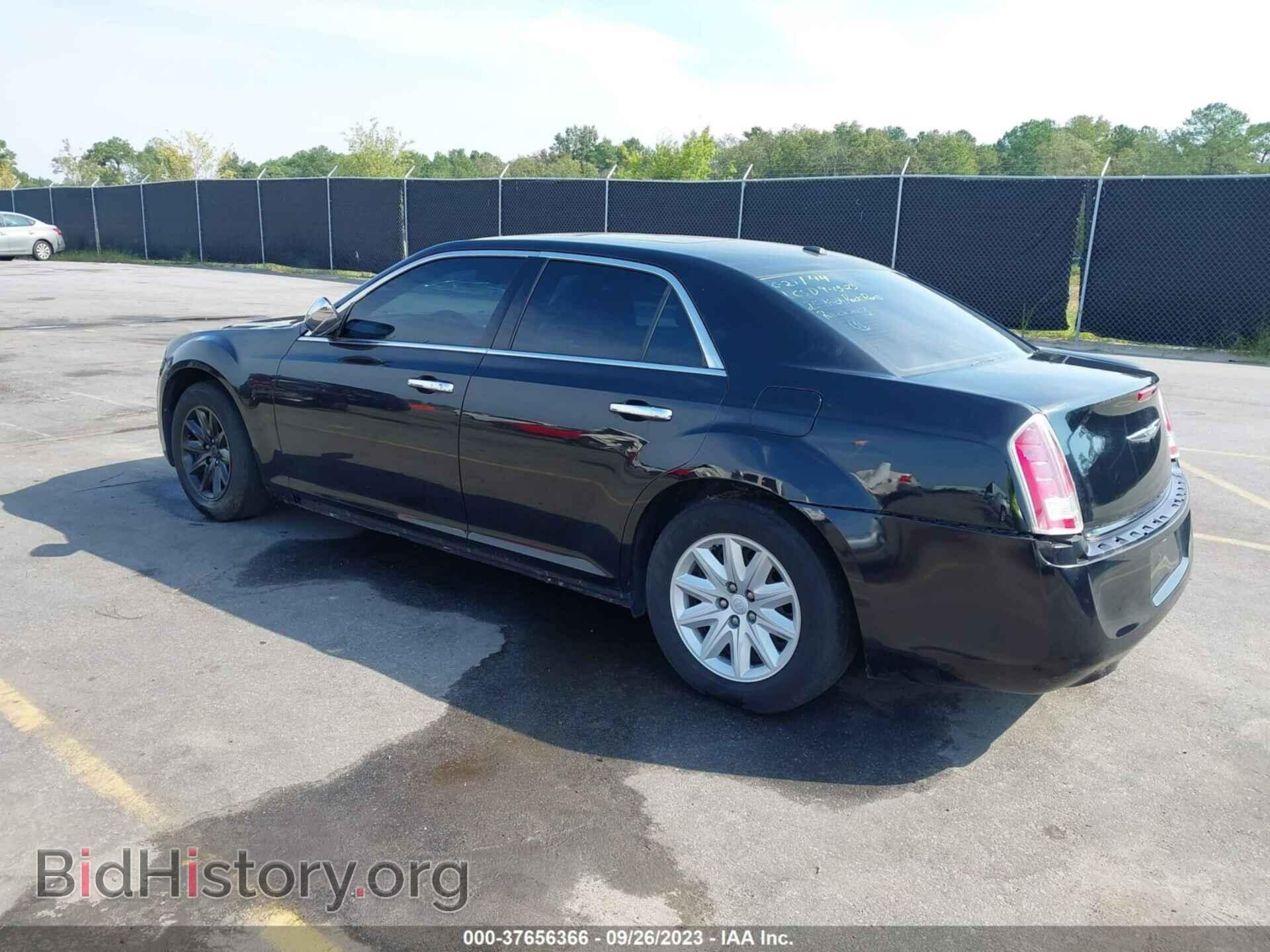 2013 CHRYSLER 300 - VIN: 2C3CCABT2DH710105 - Фото 3