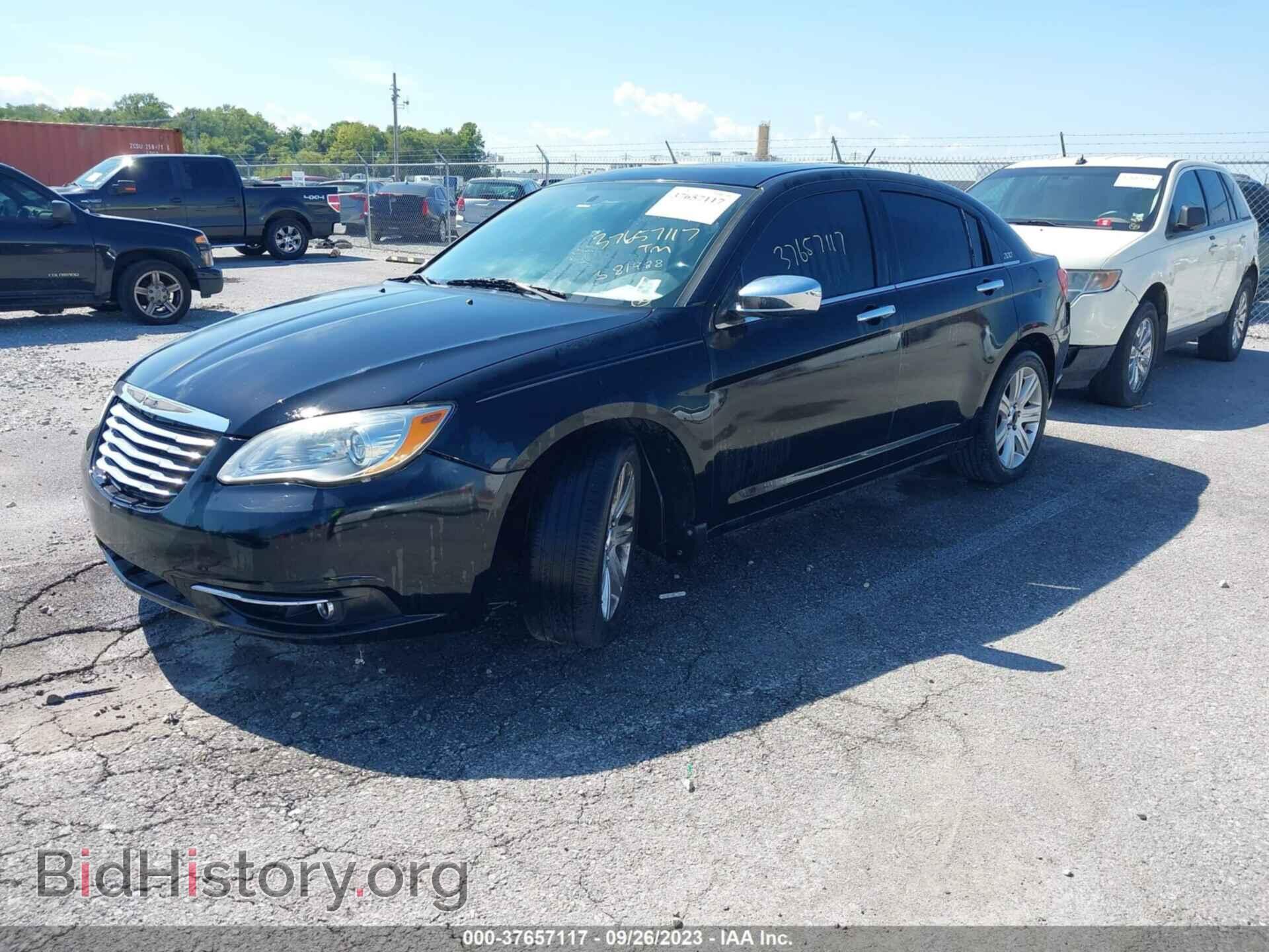 2011 CHRYSLER 200 - VIN: 1C3BC2FG5BN581988 - Фото 2