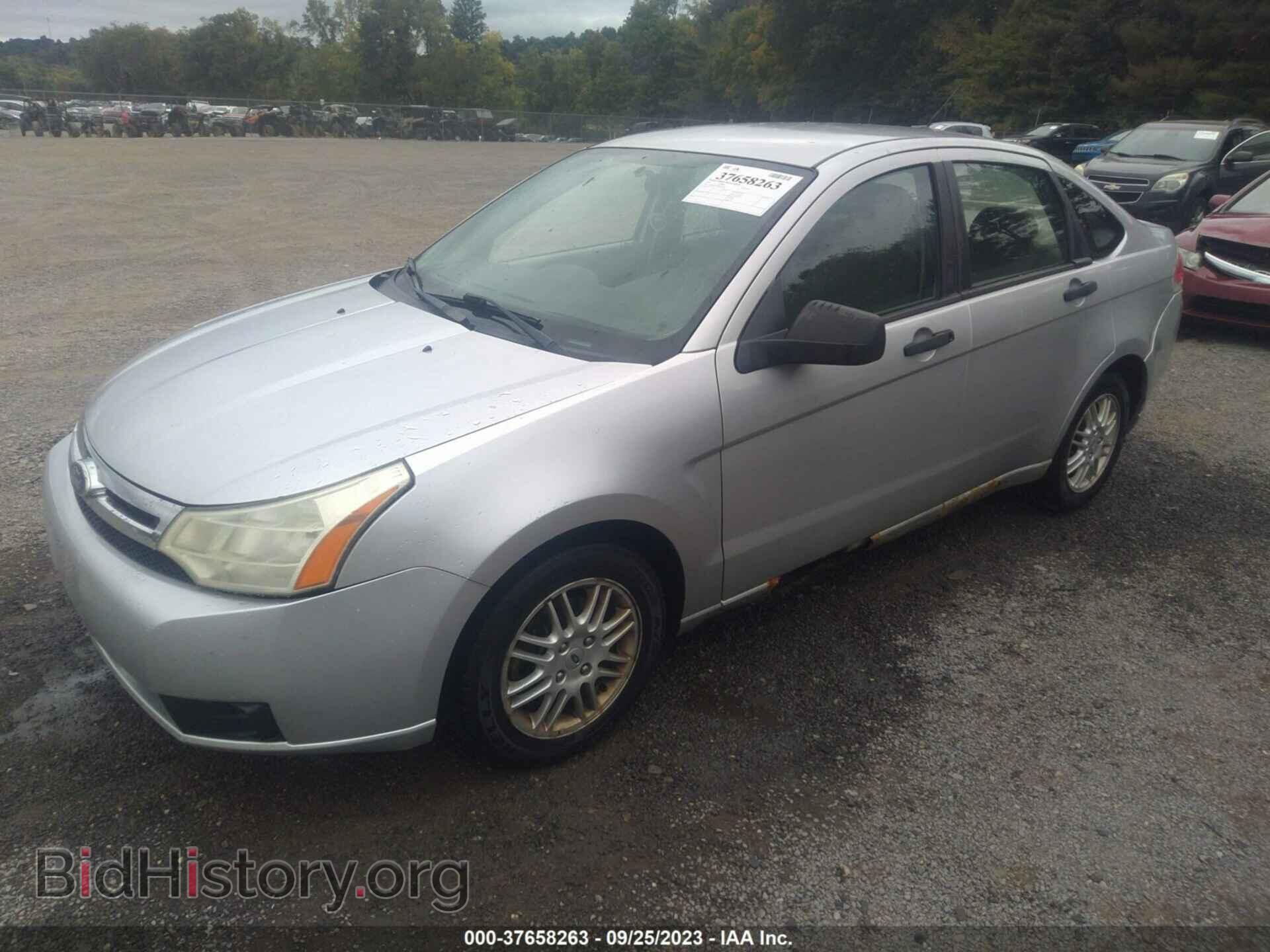2011 FORD FOCUS - VIN: 1FAHP3FN2BW101744 - Фото 2