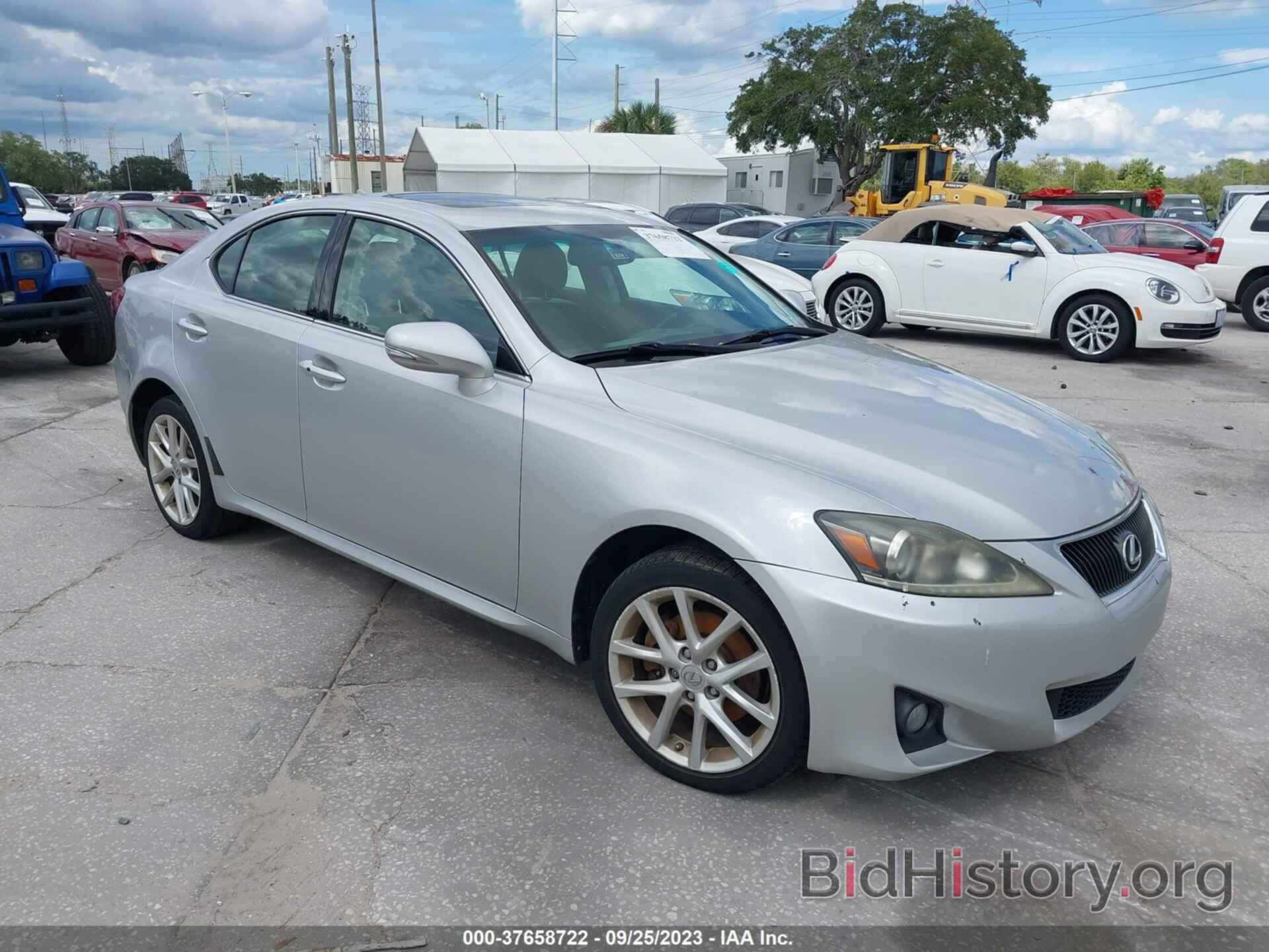 Photo JTHCF5C25D5063544 - LEXUS IS 250 2013