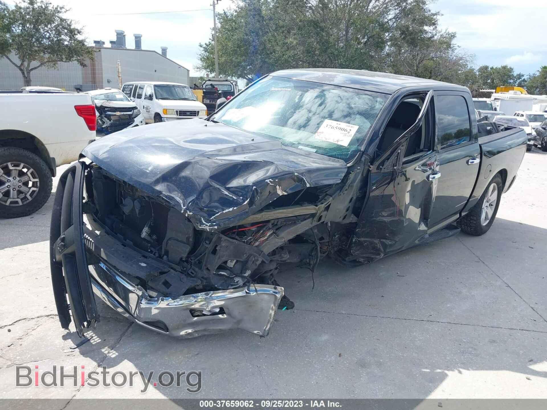 2011 RAM 1500 - VIN: 1D7RB1CT5BS629067 - Фото 2