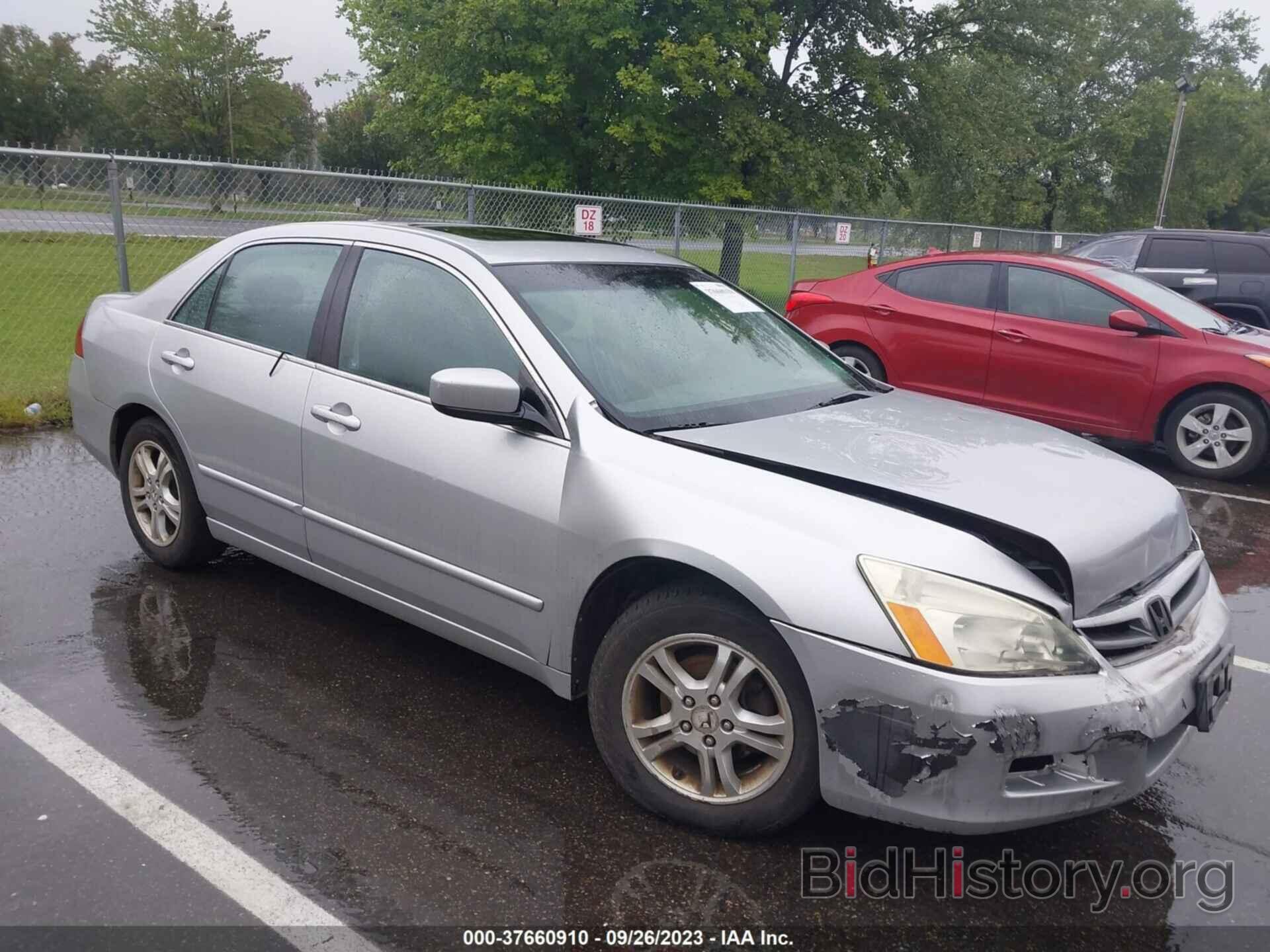 Photo 1HGCM56836A044154 - HONDA ACCORD SDN 2006