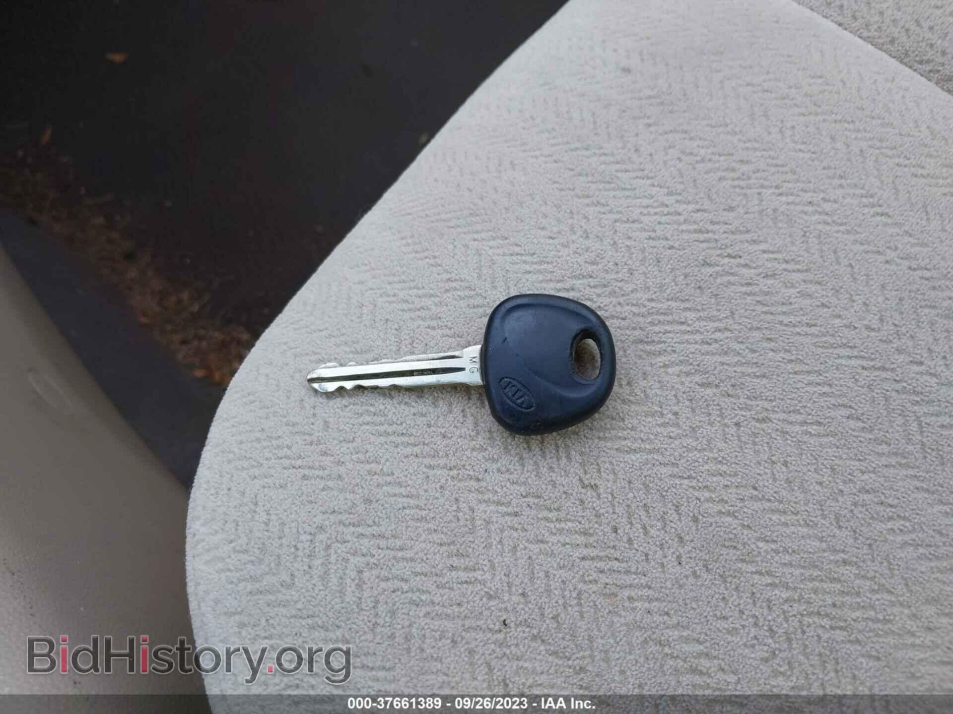 2007 KIA OPTIMA - VIN: KNAGE124375144383 - Фото 11