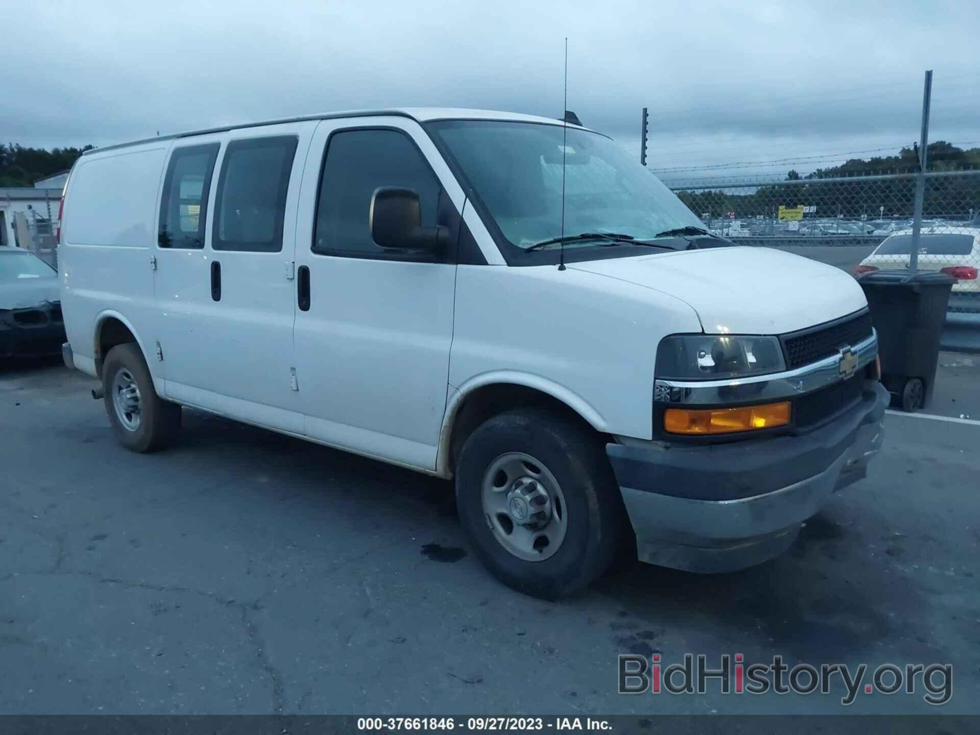 Photo 1GCWGAFG7L1179068 - CHEVROLET EXPRESS CARGO VAN 2020