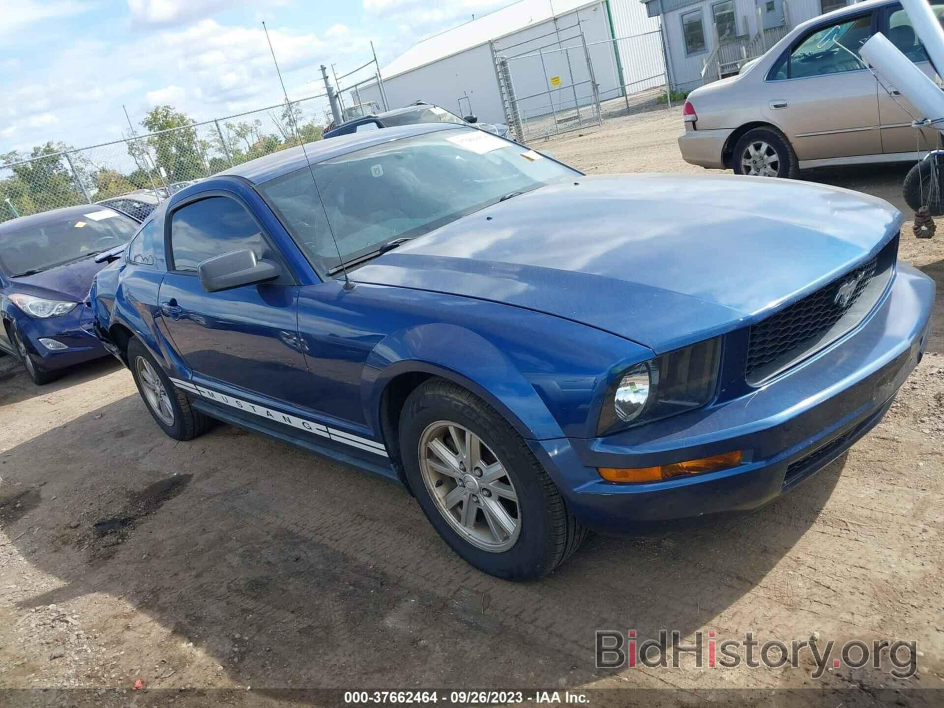 Photo 1ZVFT80N375297447 - FORD MUSTANG 2007