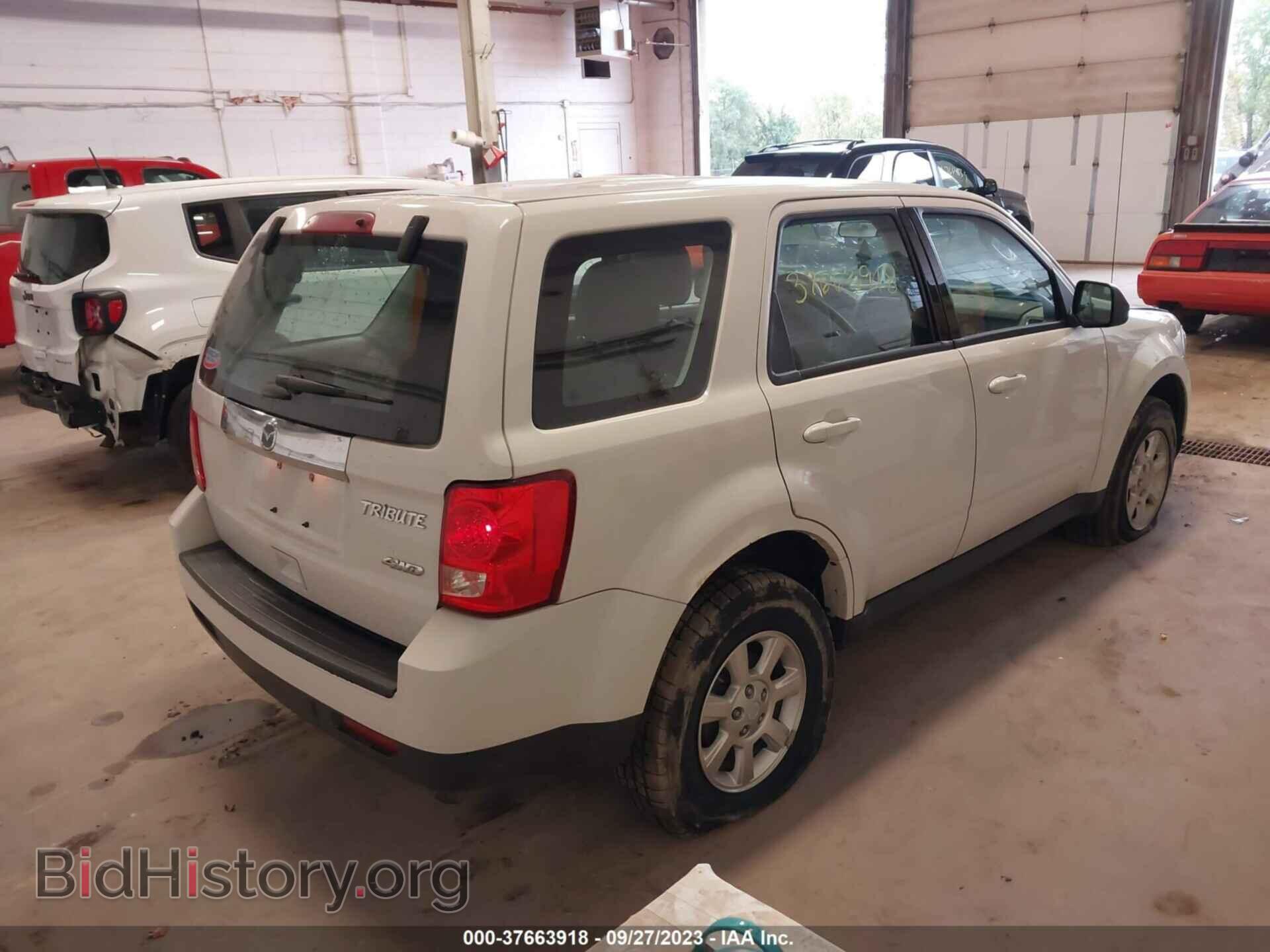 2011 MAZDA TRIBUTE - VIN: 4F2CY9C74BKM05627 - Фото 4