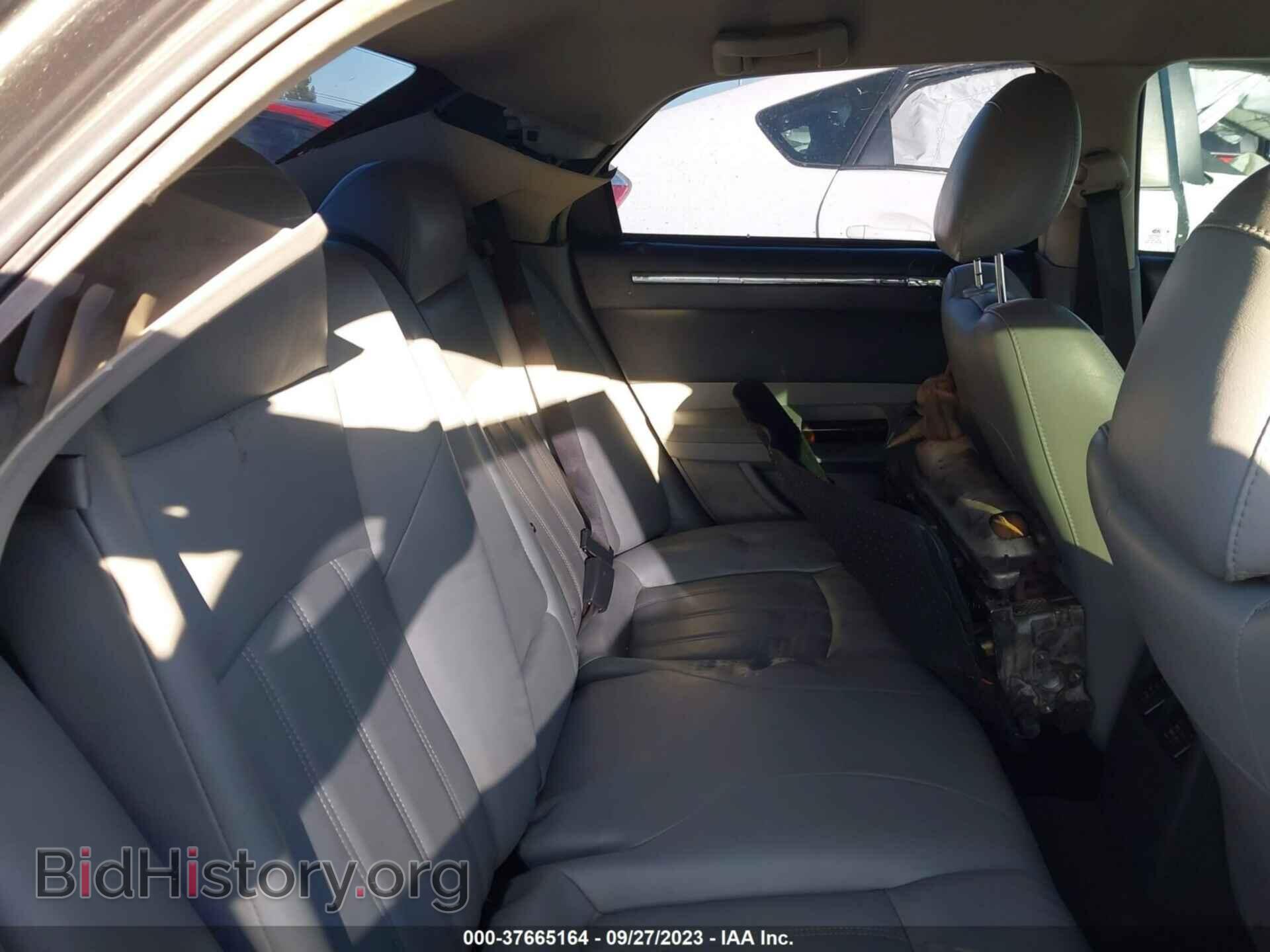 2006 CHRYSLER 300 - VIN: 2C3KA63H46H211432 - Photo 8