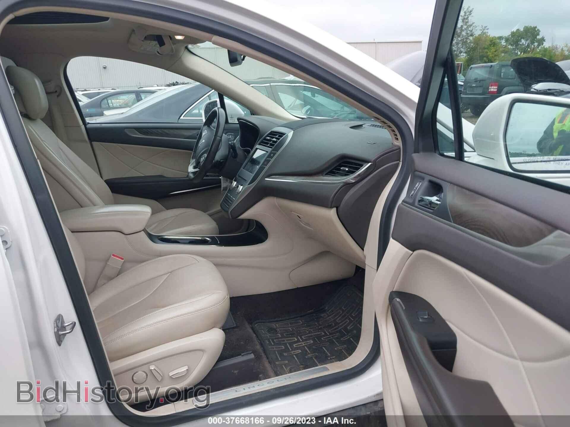 2017 LINCOLN MKC - VIN: 5LMCJ3D96HUL55837 - Photo 5