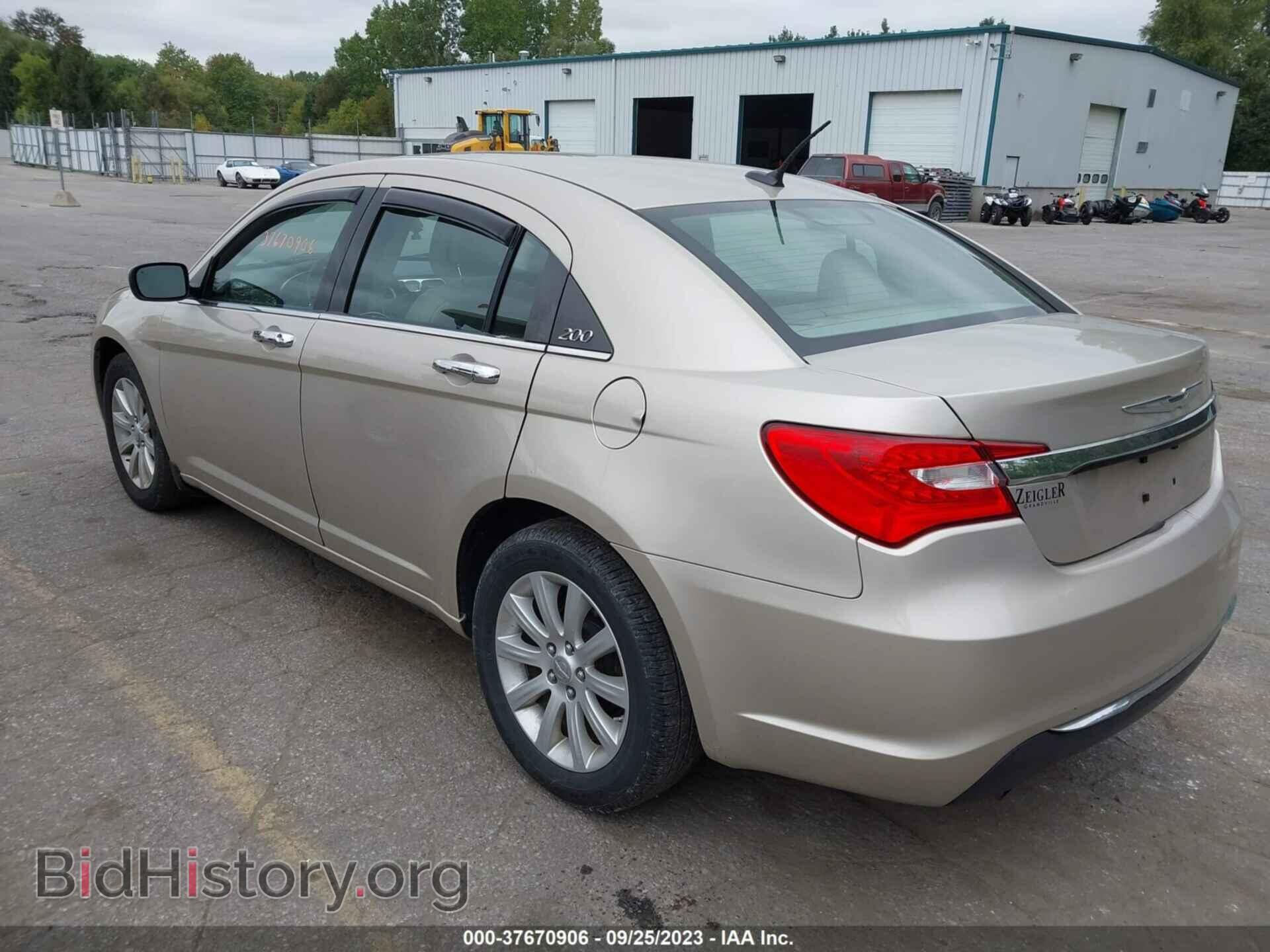 2013 CHRYSLER 200 - VIN: 1C3CCBCG3DN580155 - Фото 3